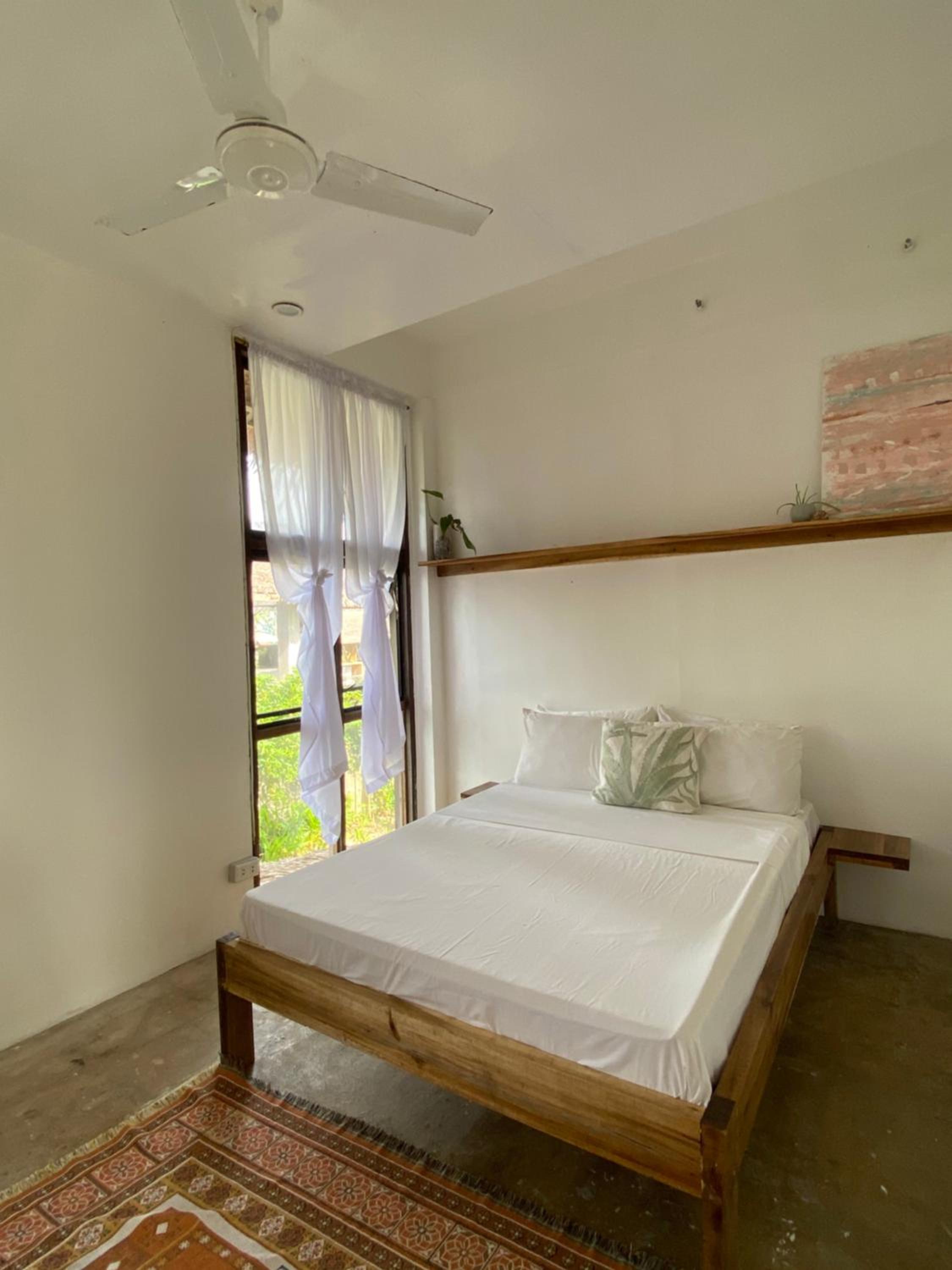 Budget Double Room - Photo 7