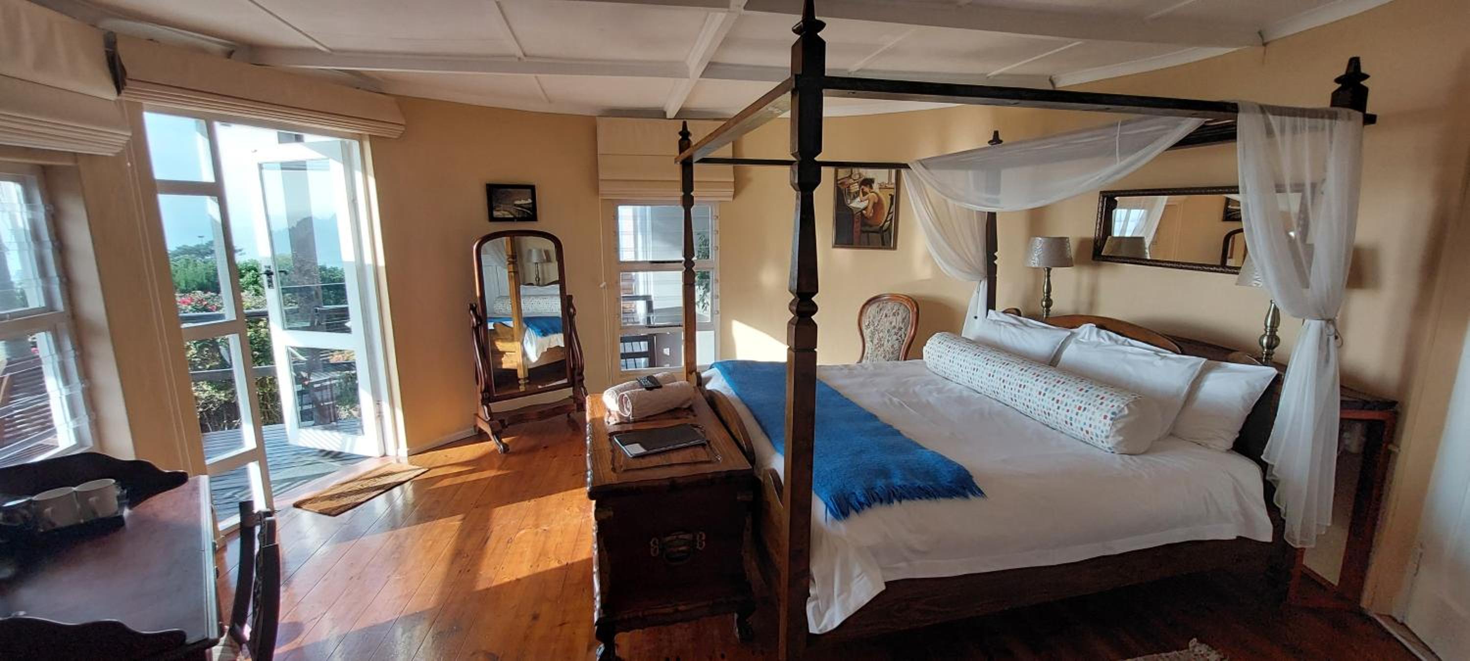 Double Room with Four Poster Bed - Photo 6