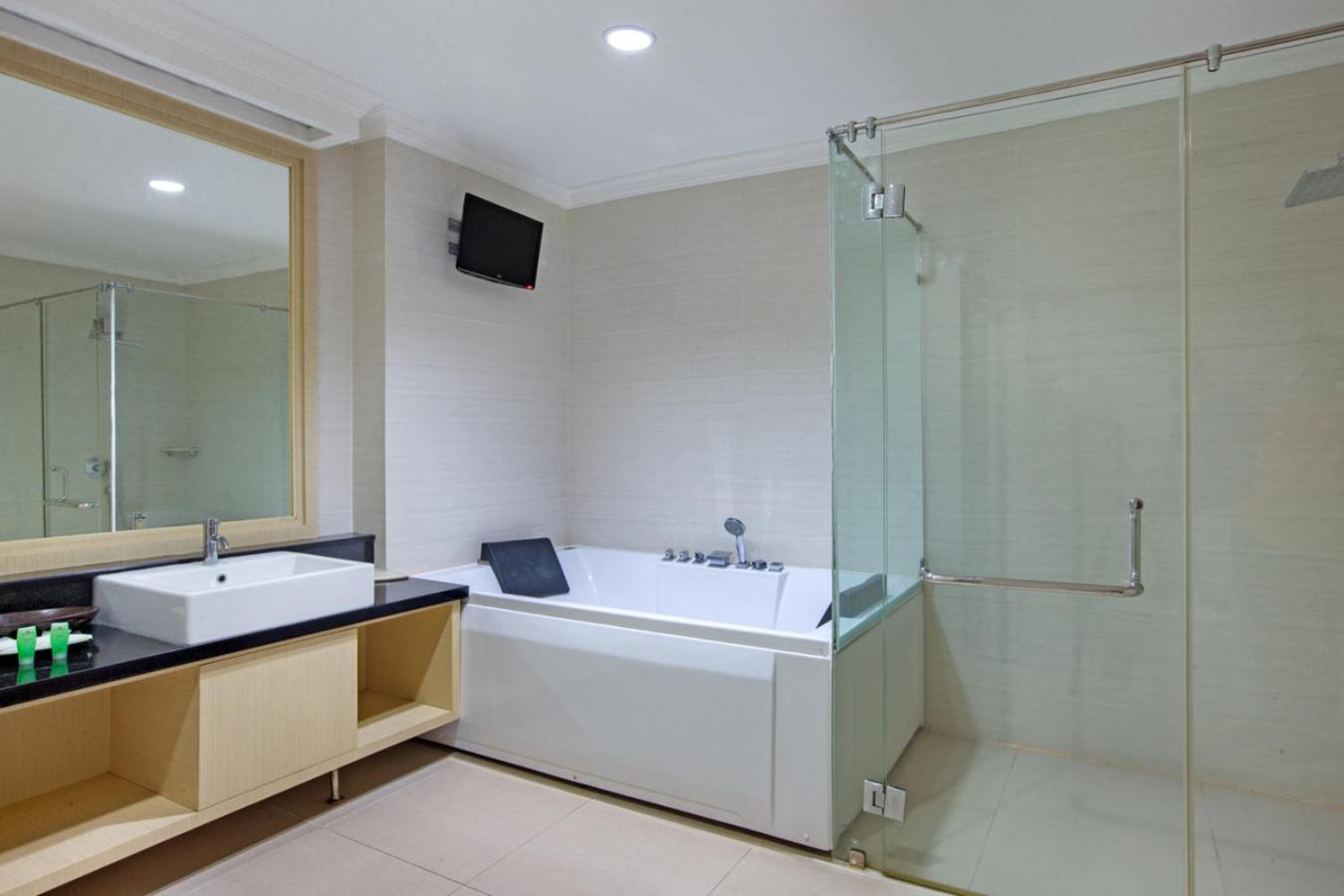 Suite - Photo 6