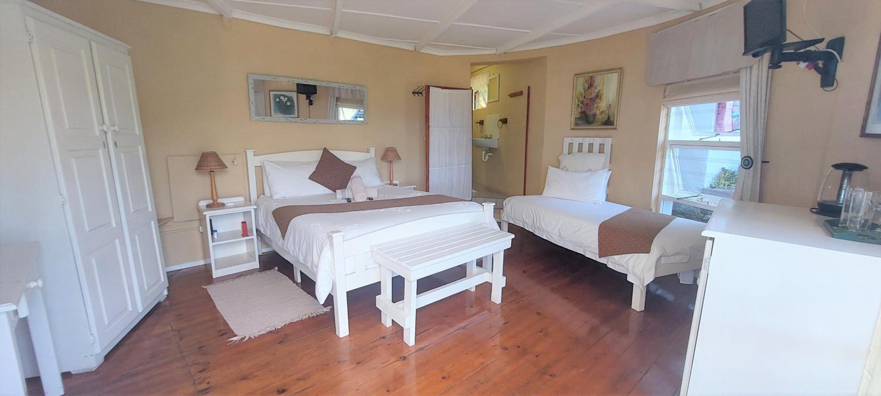 Double Room with Extra Bed - Photo 1