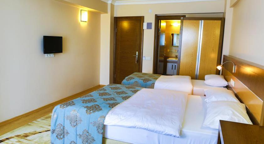 Triple Room With City View