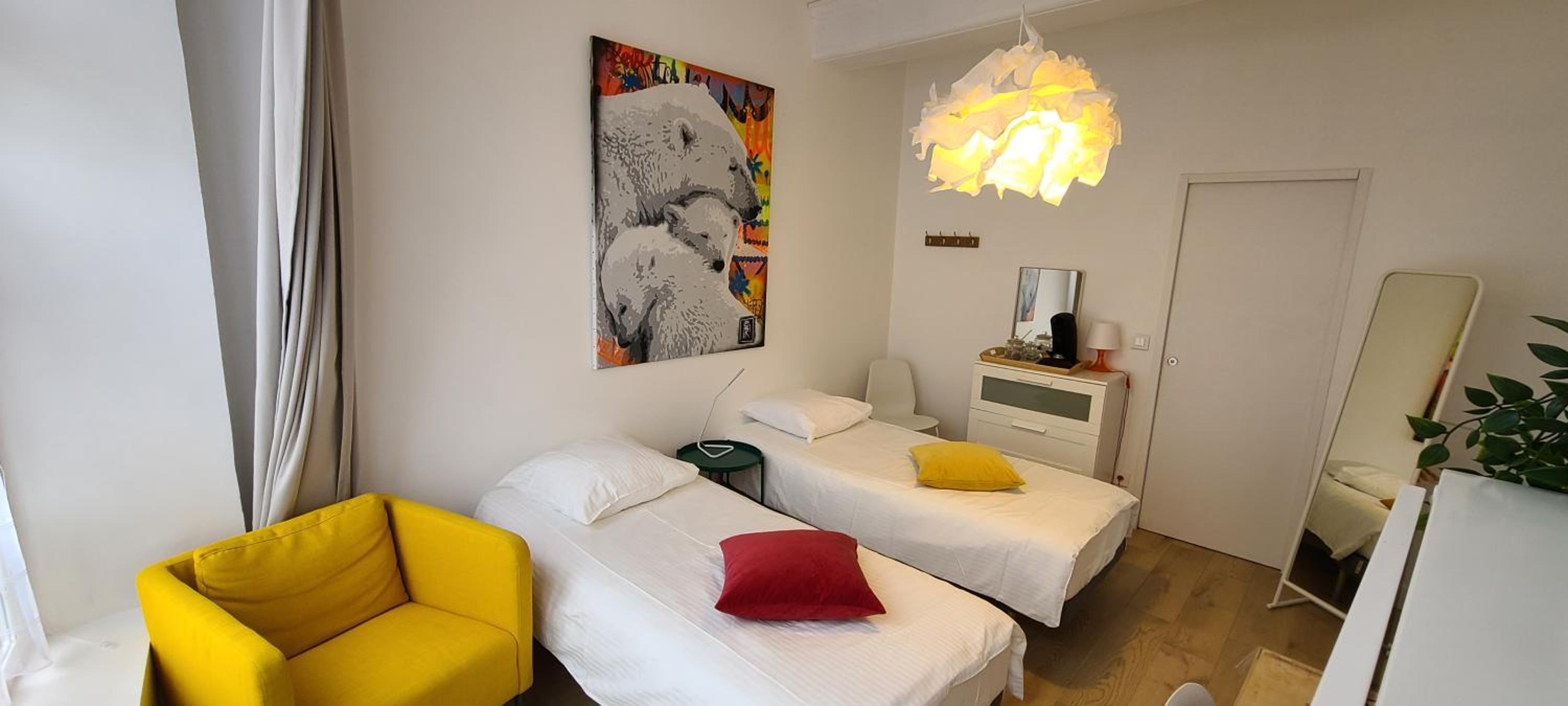 Double or Twin Room with Private Bathroom - Photo 5