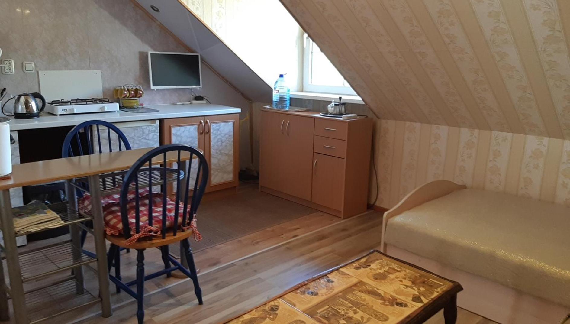 Studio Apartment photo 1