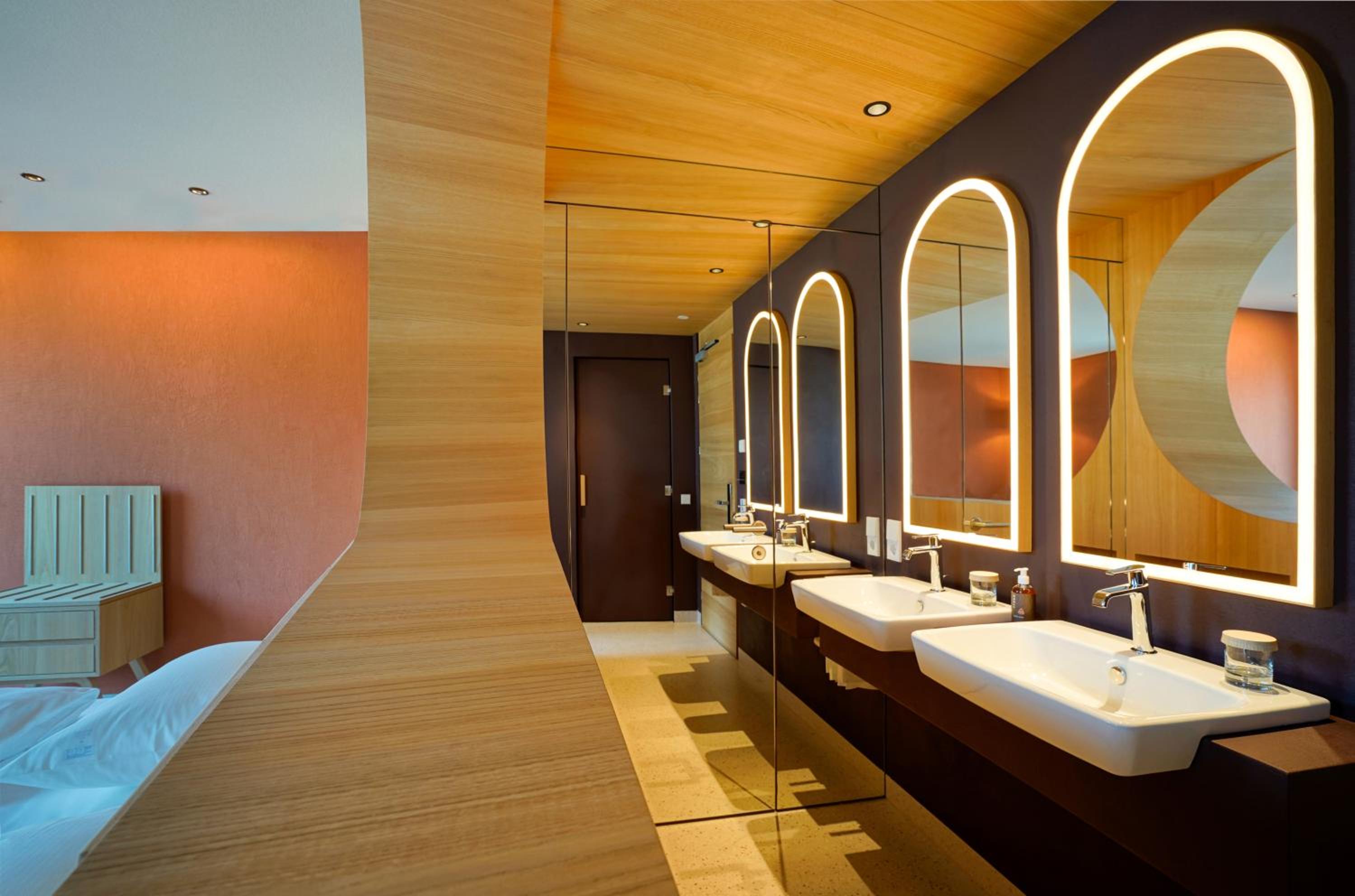 Large Double or Twin Room - Photo 9