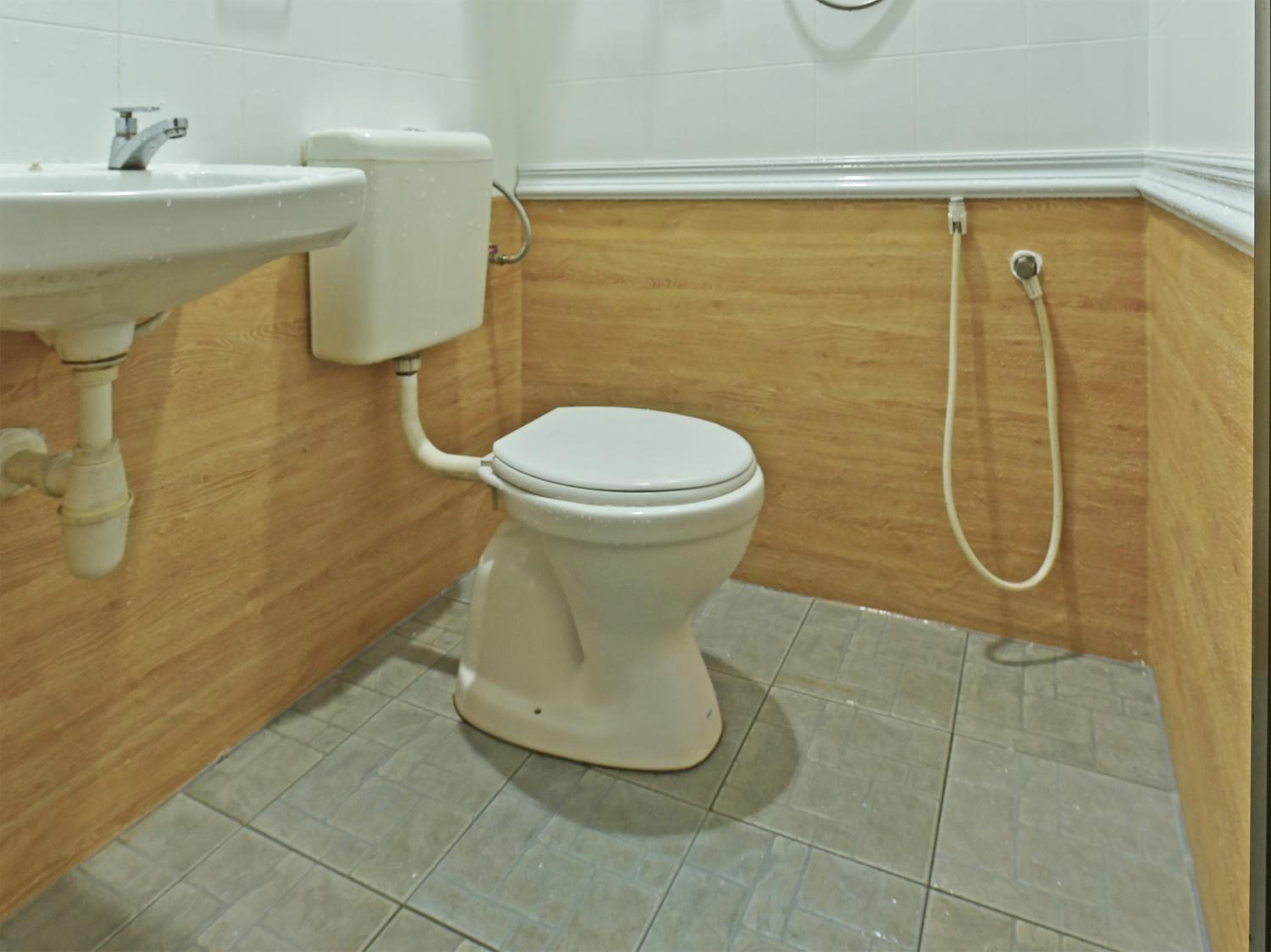 Deluxe King Room - Photo 5