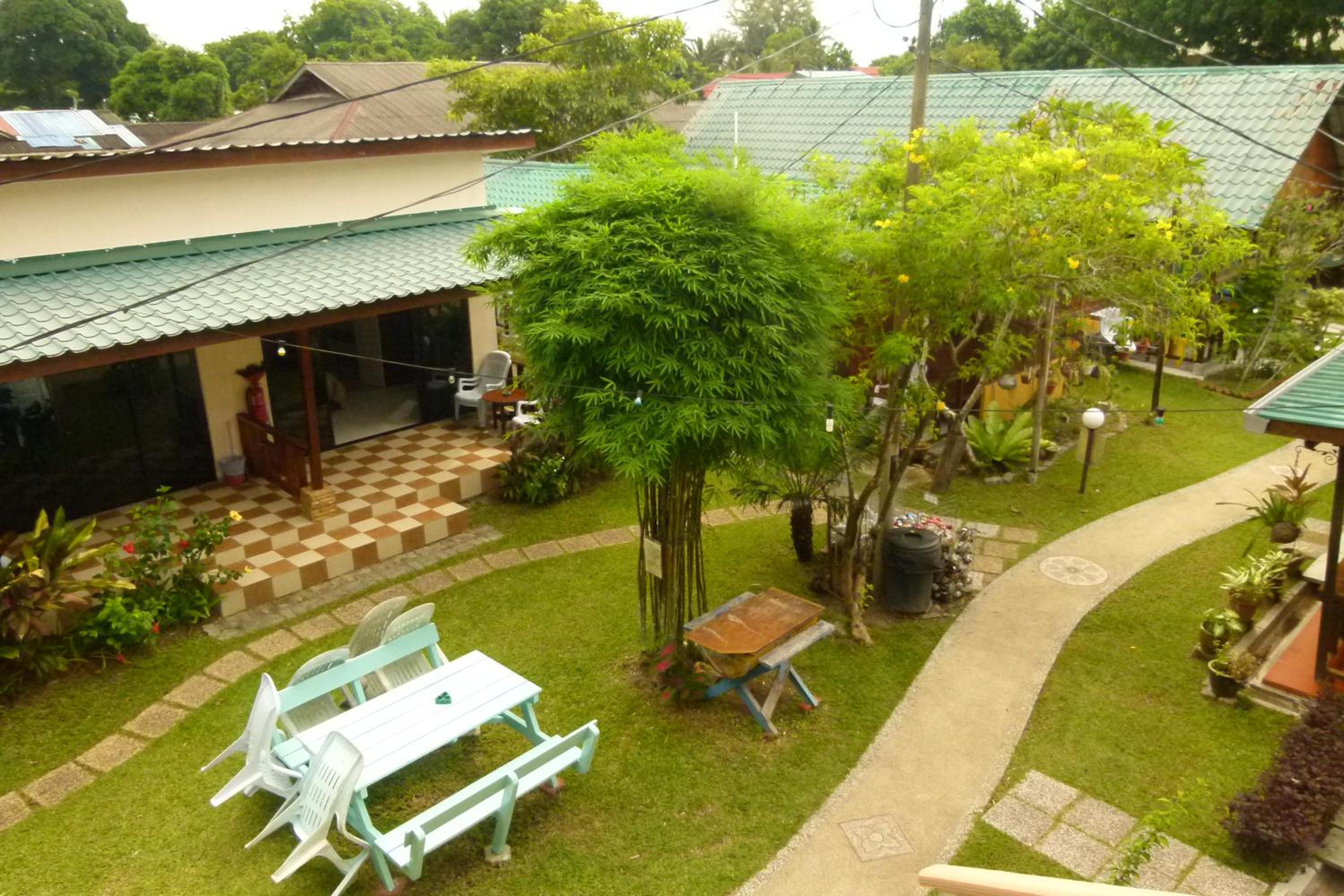 Deluxe Triple Single Bed Room With Garden View