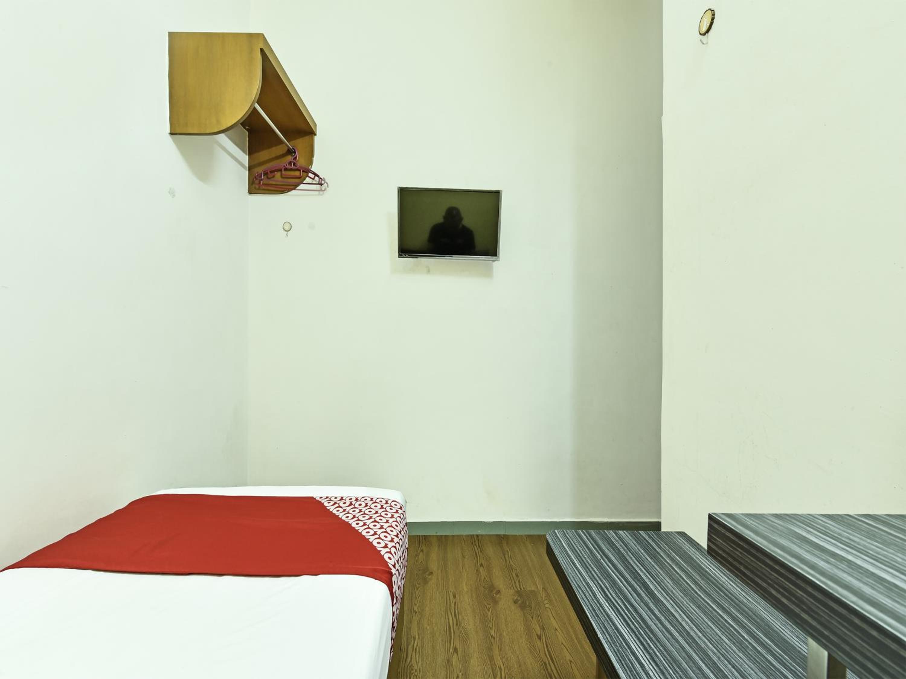 Standard Single Room - Photo 3