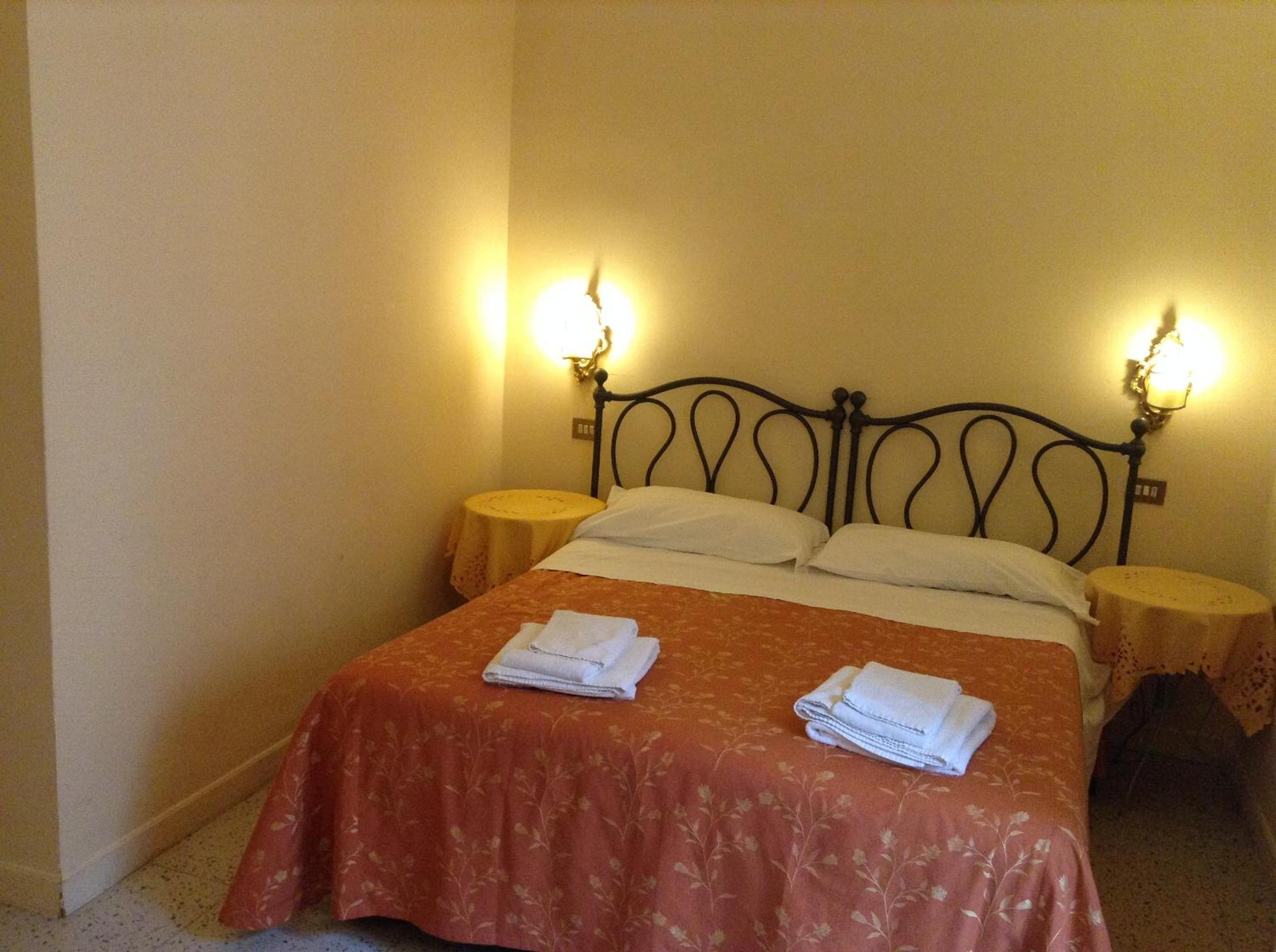 Triple Room with Private Bathroom photo 3