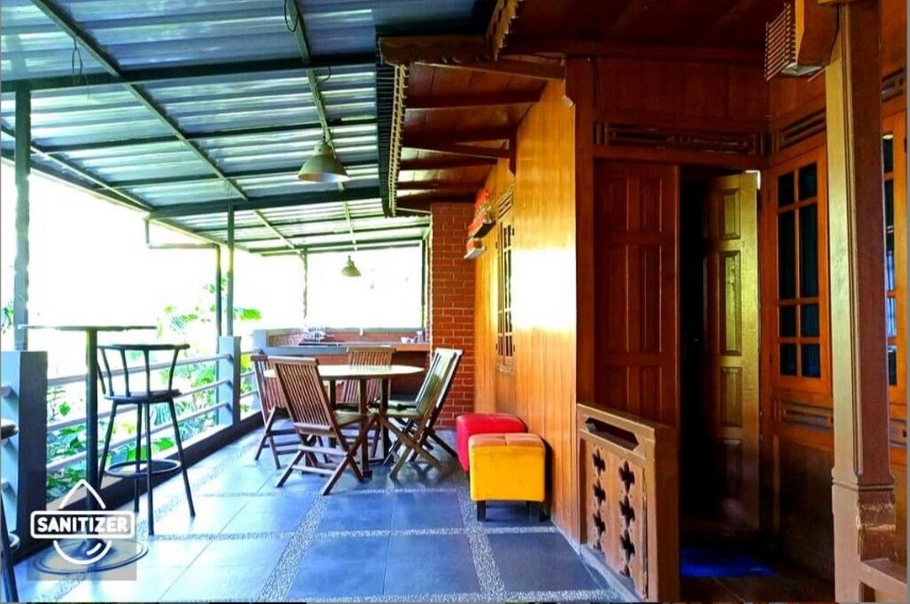 Studio with Balcony - Photo 6