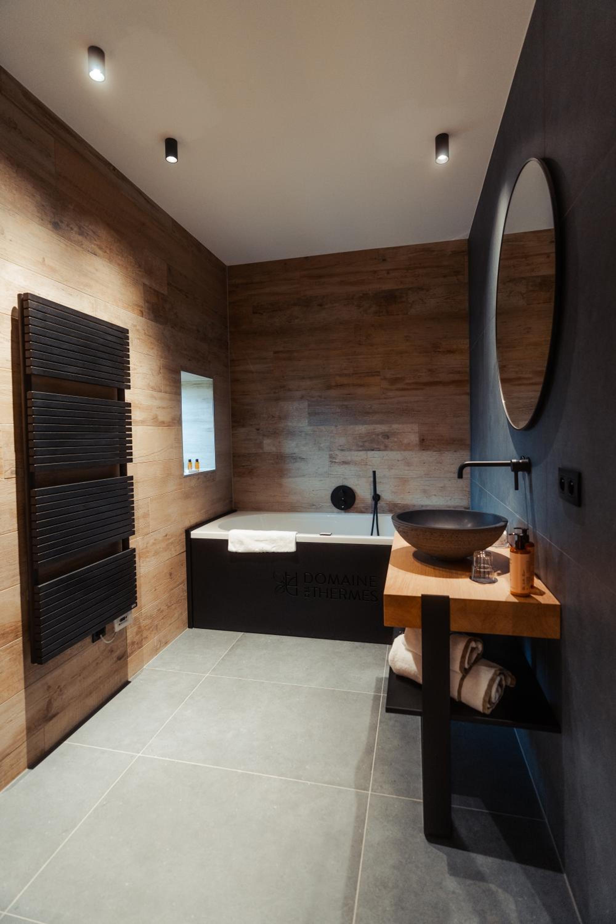 Suite with Spa Bath photo 2