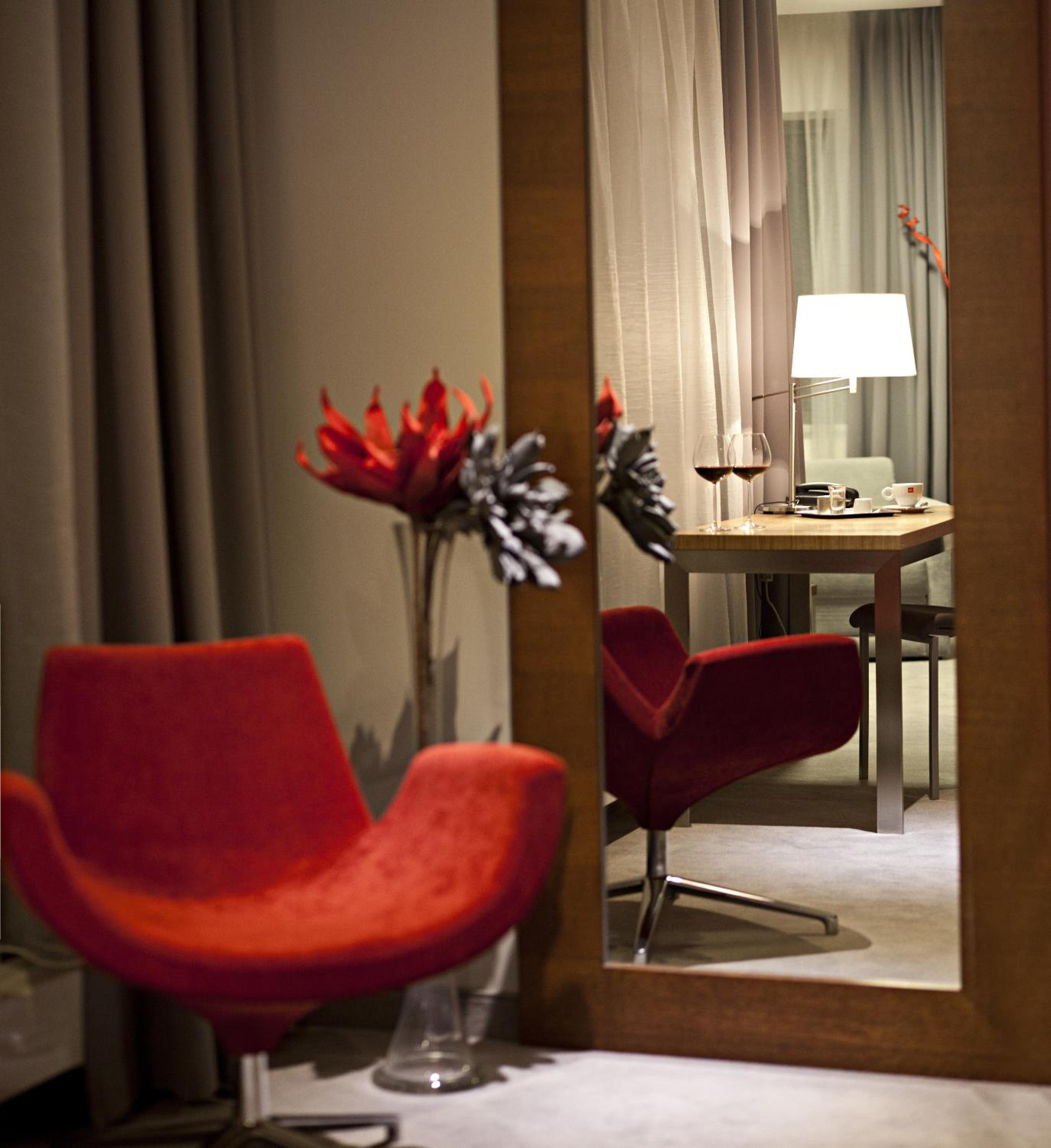 One-Bedroom Suite (2 Adults) - Photo 7