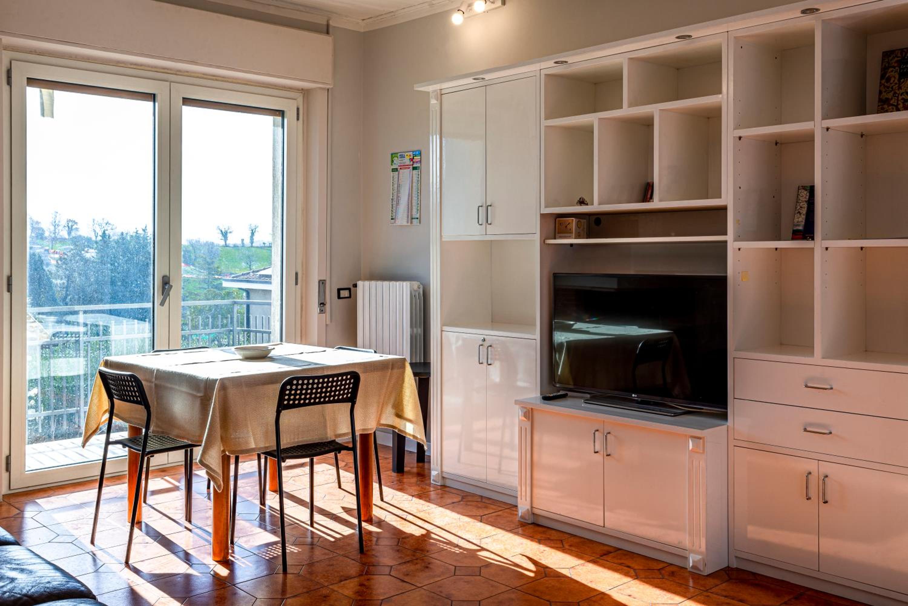 Apartment photo 2