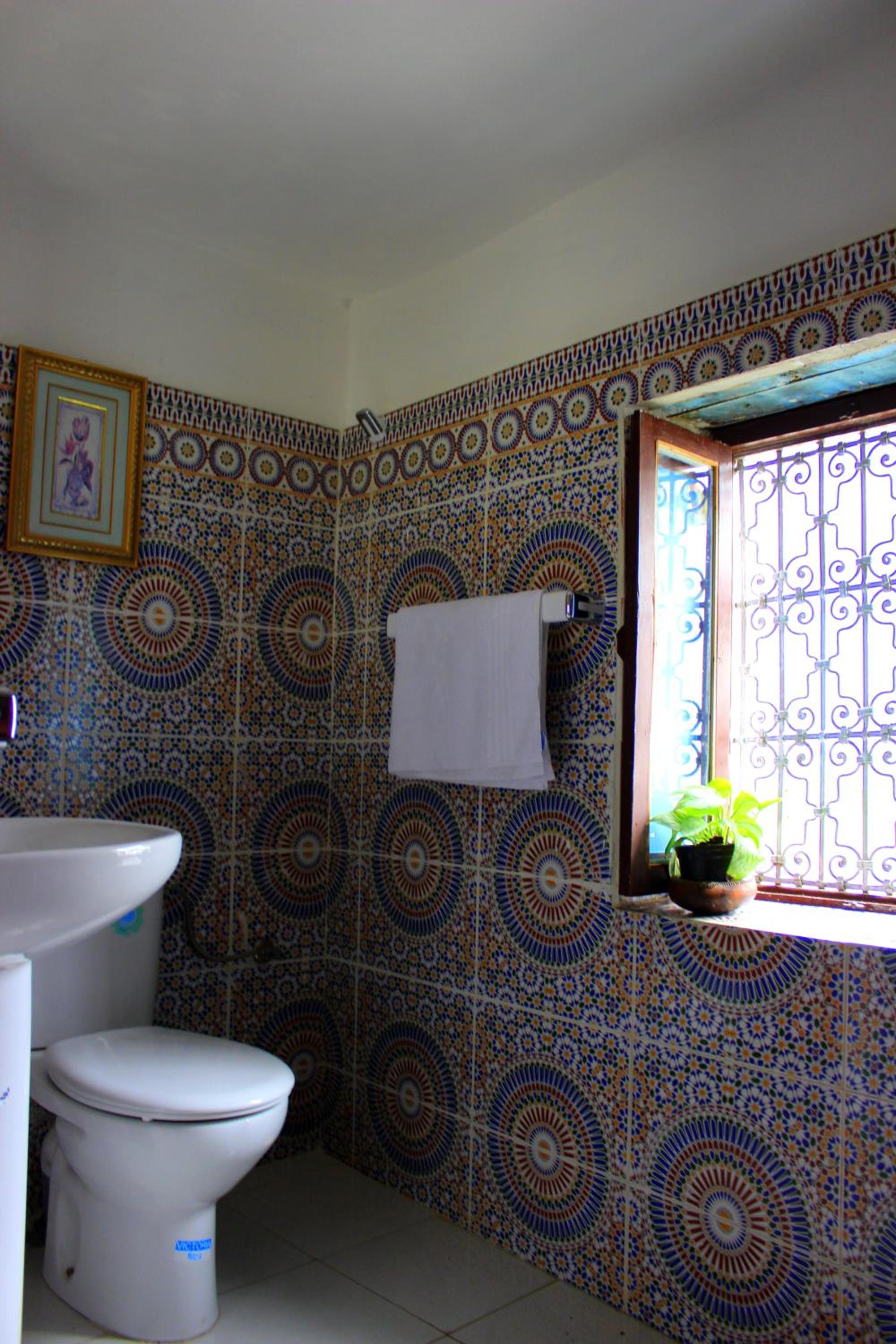 Comfort Double Room with Bathroom - Photo 9