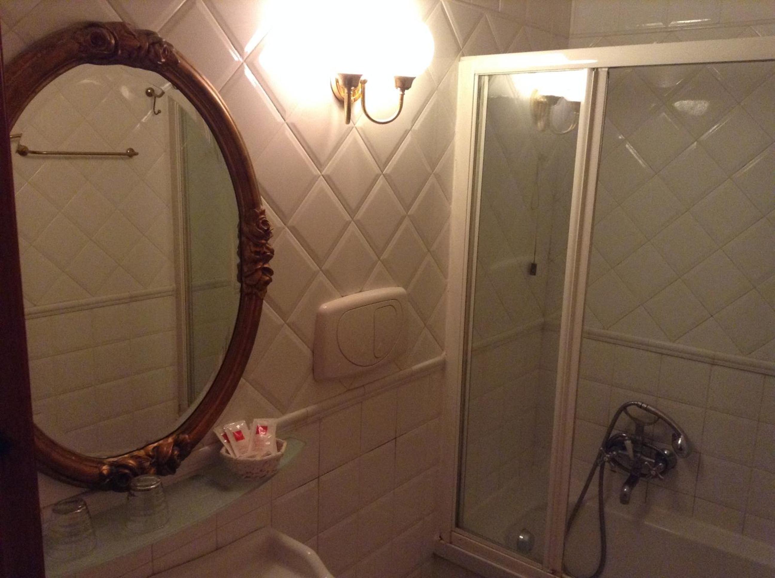 Triple Room with Private Bathroom photo 3