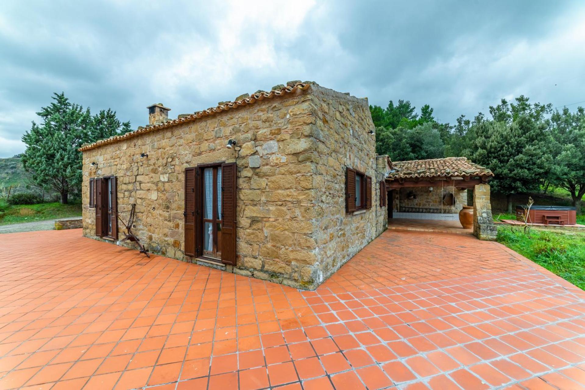 Villa photo 3