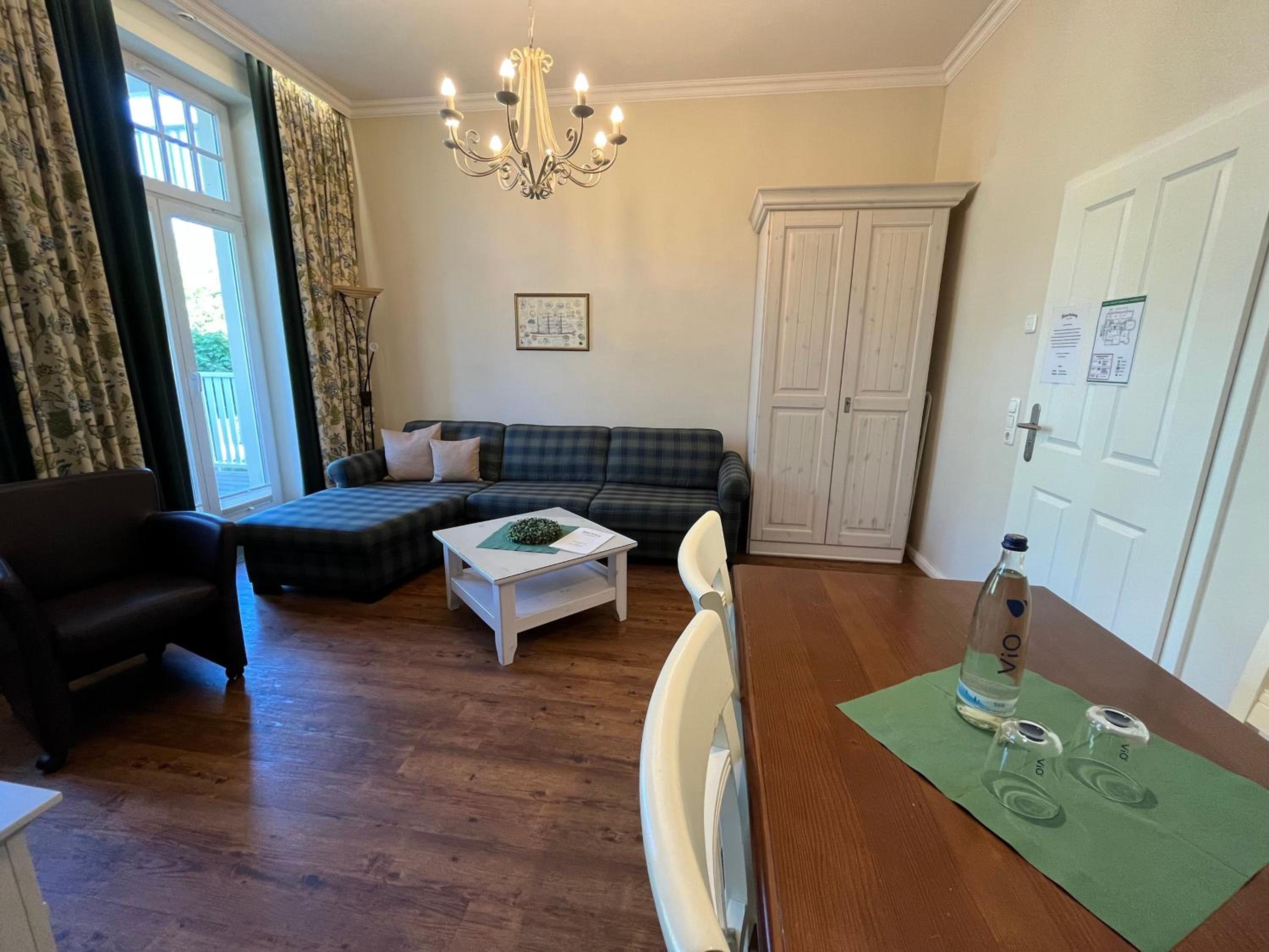 One-Bedroom Apartment with Balcony