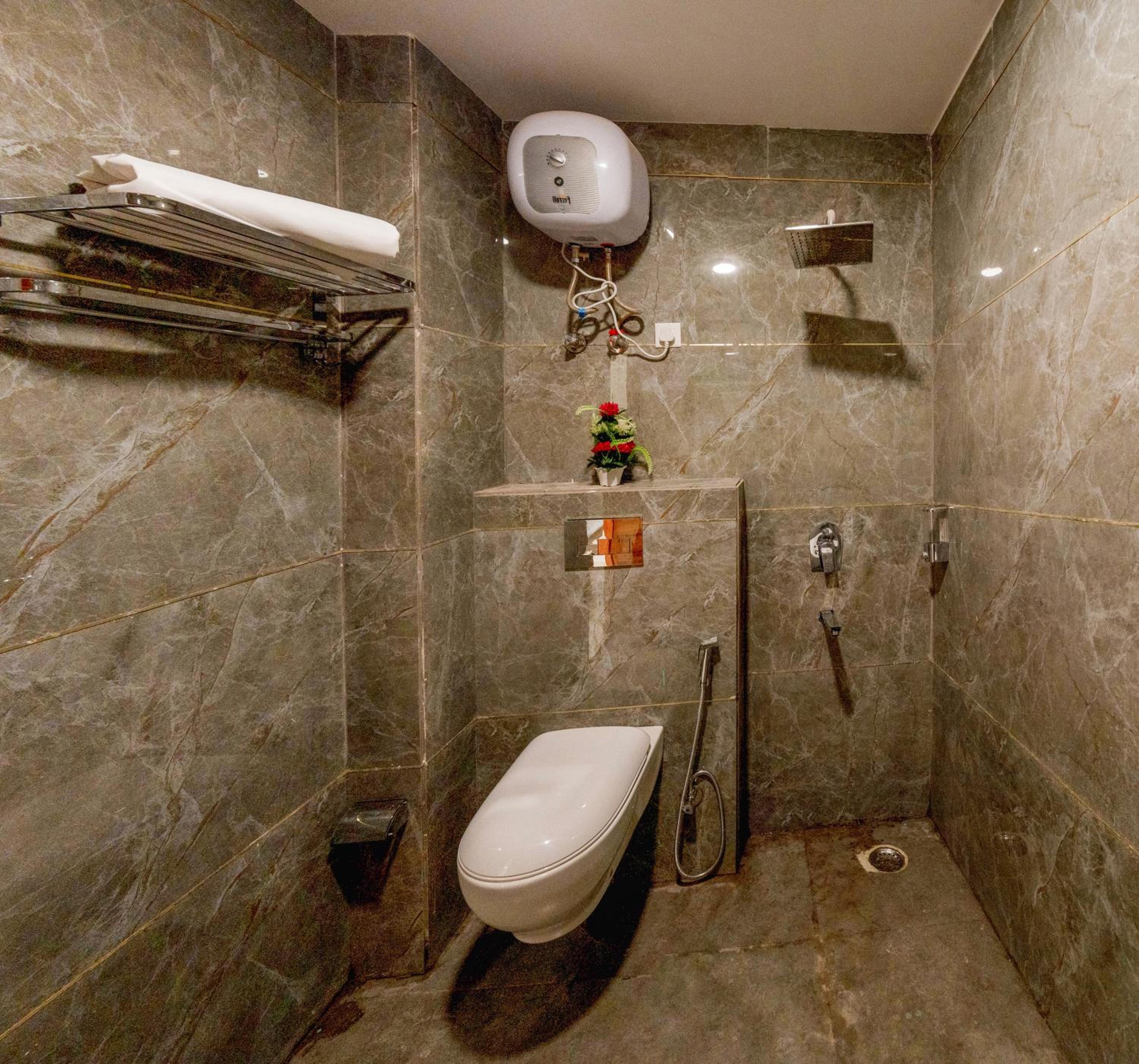 Deluxe Double Room with Balcony photo 2
