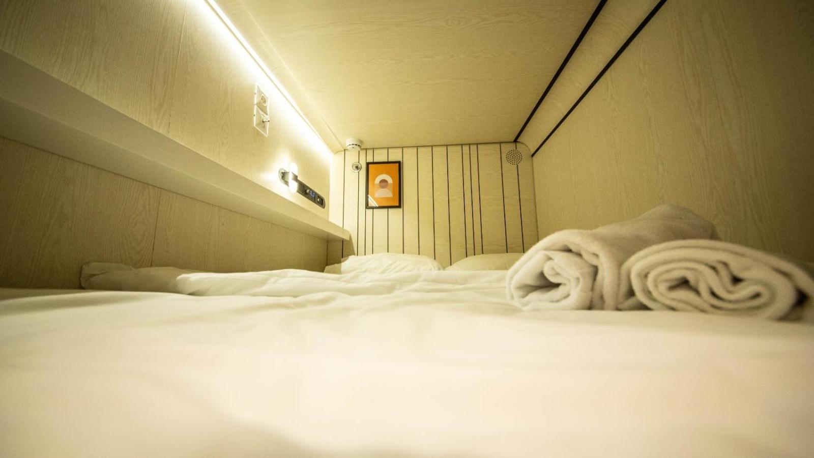 Double Capsule - Photo 4