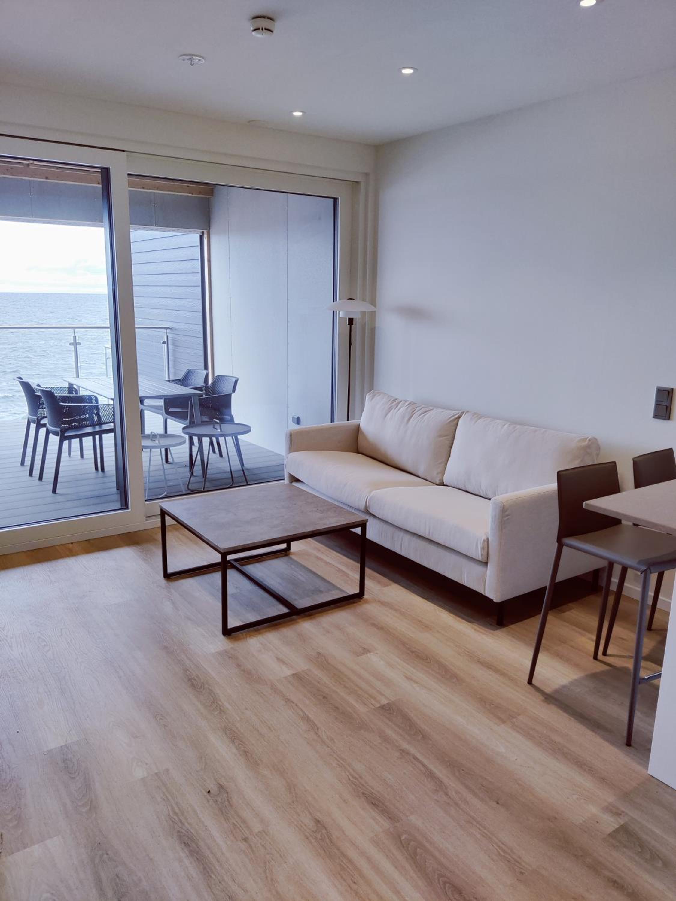 One-Bedroom Apartment photo 1