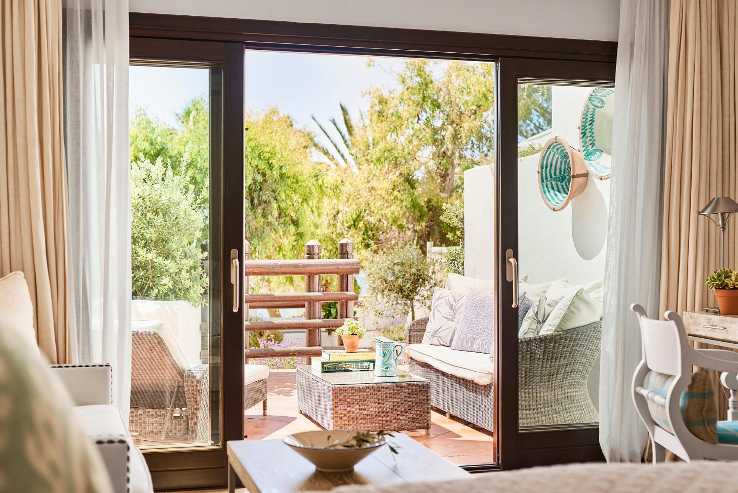 Deluxe Beach Front Room