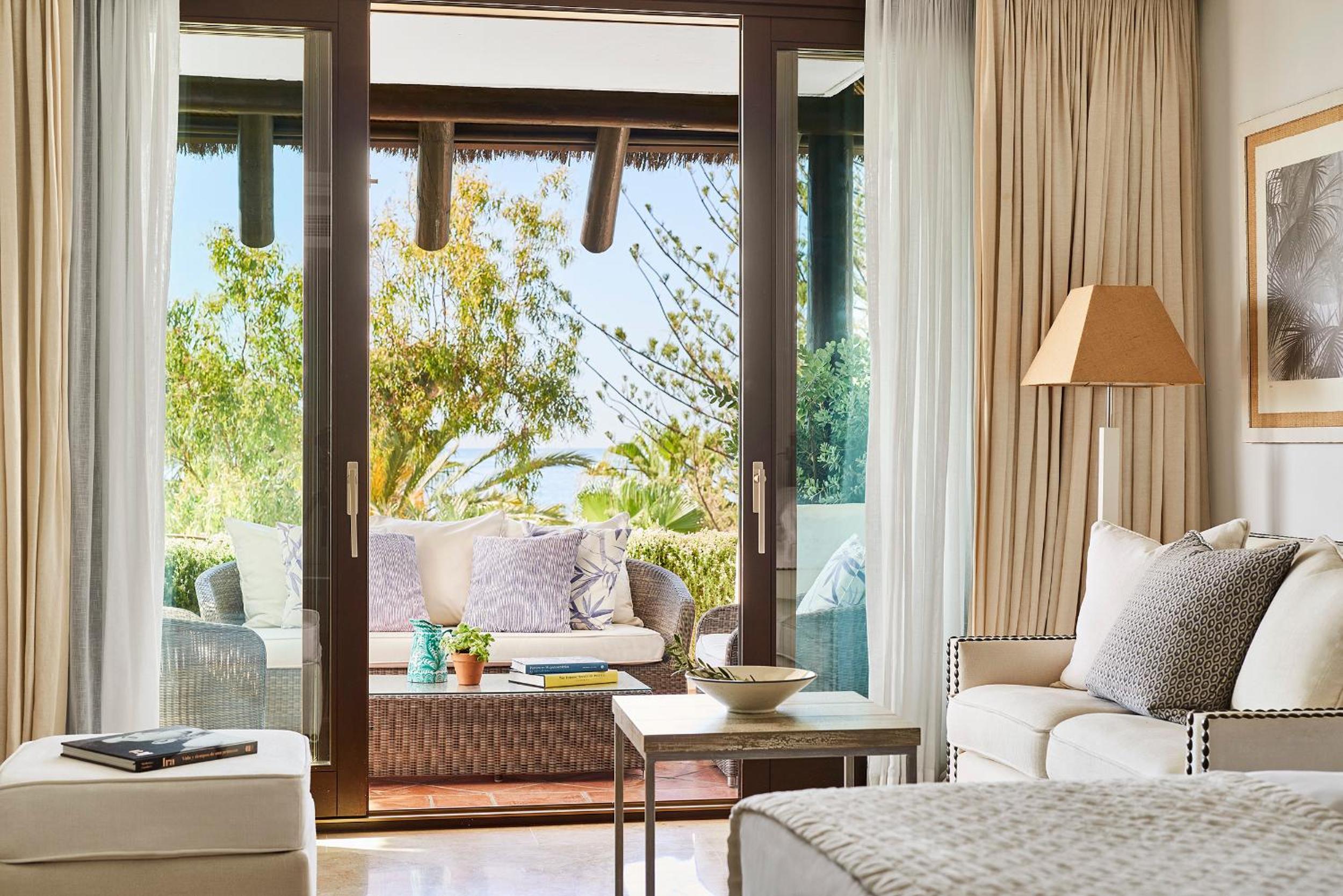 Deluxe Beach Front Room