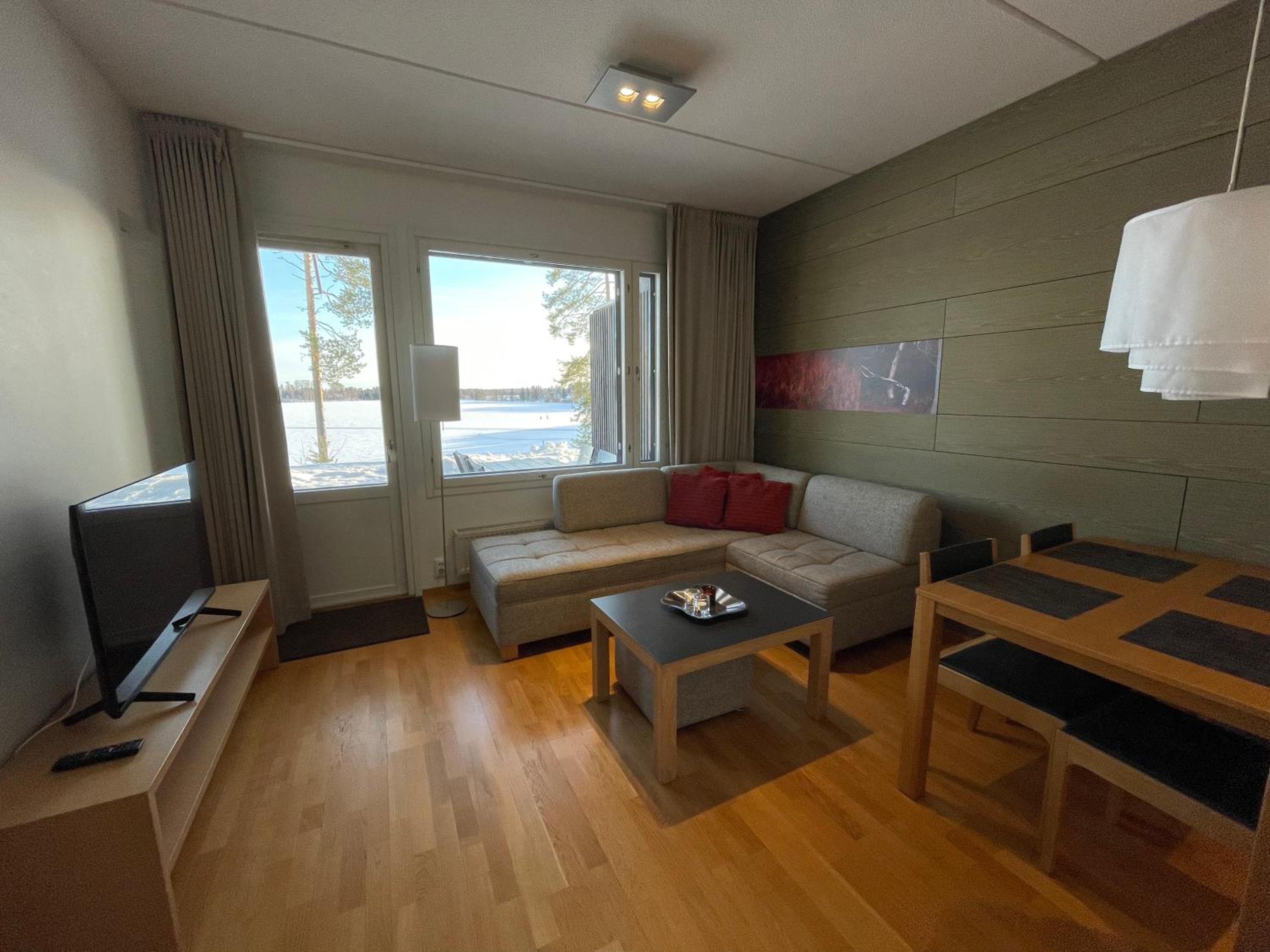 Apartment with Lake View - Photo 26