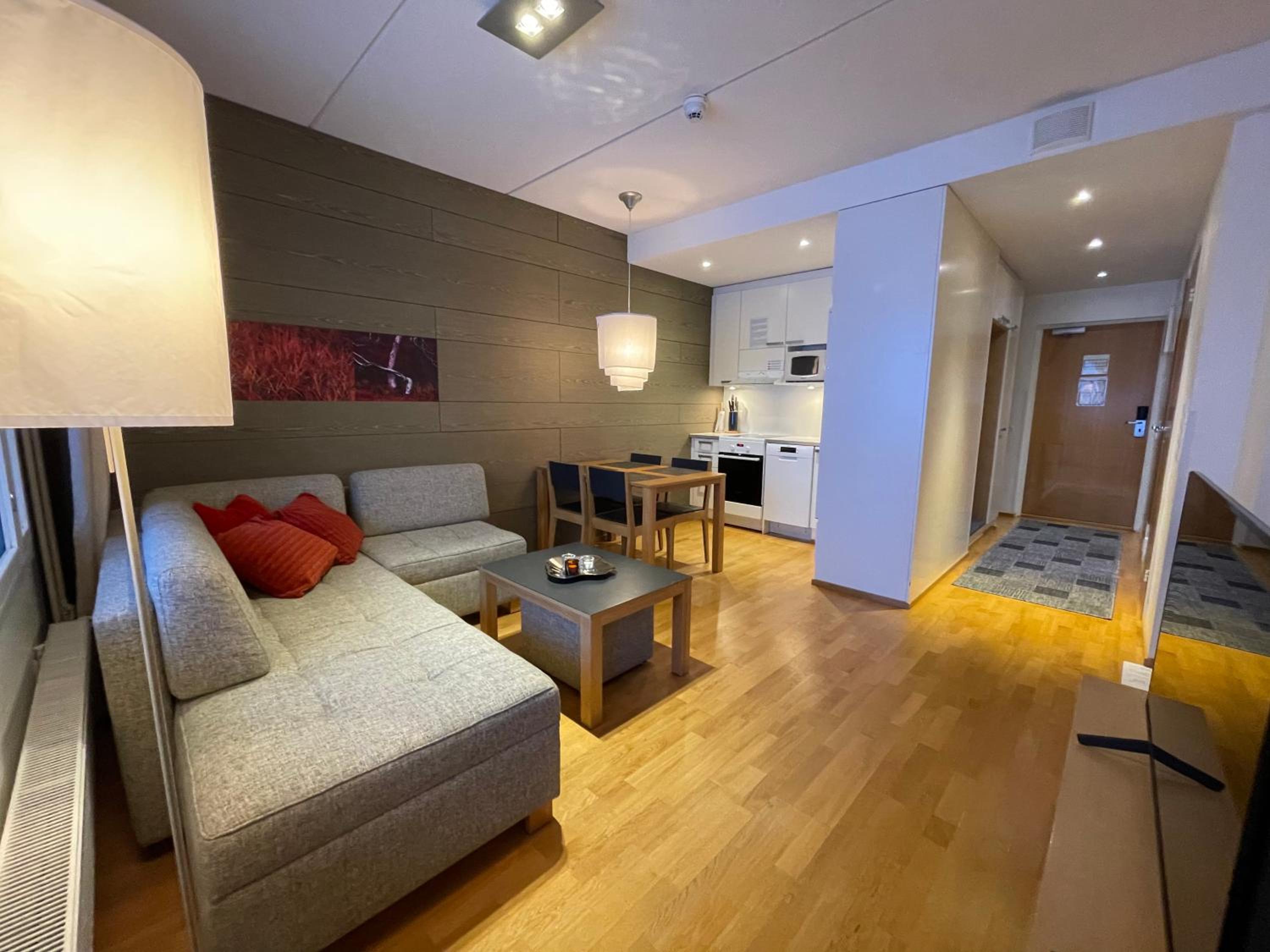 Apartment with Lake View - Photo 3