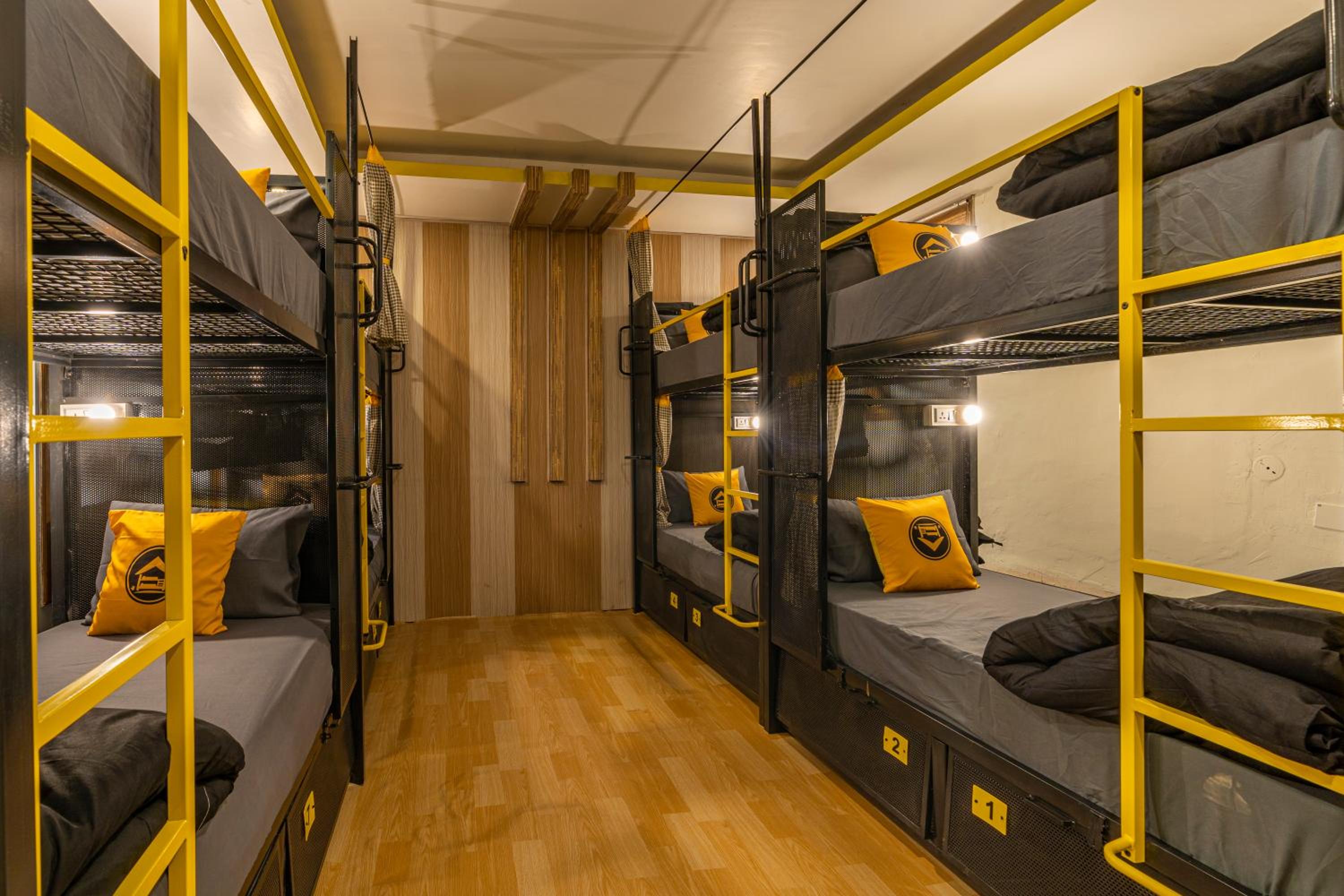 Bed In 8-Bed Mixed Dormitory Room photo 2