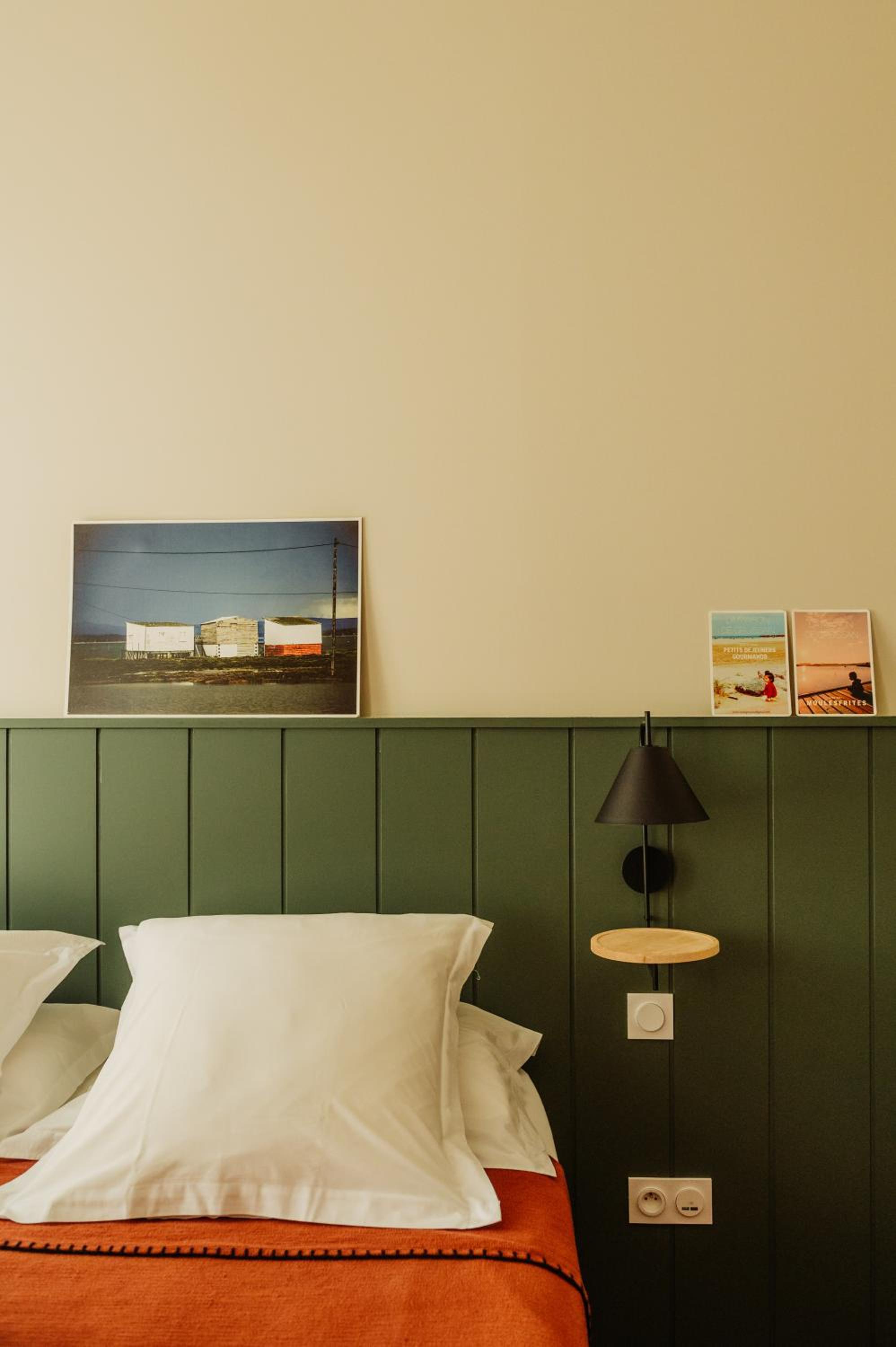 Queen Room photo 1