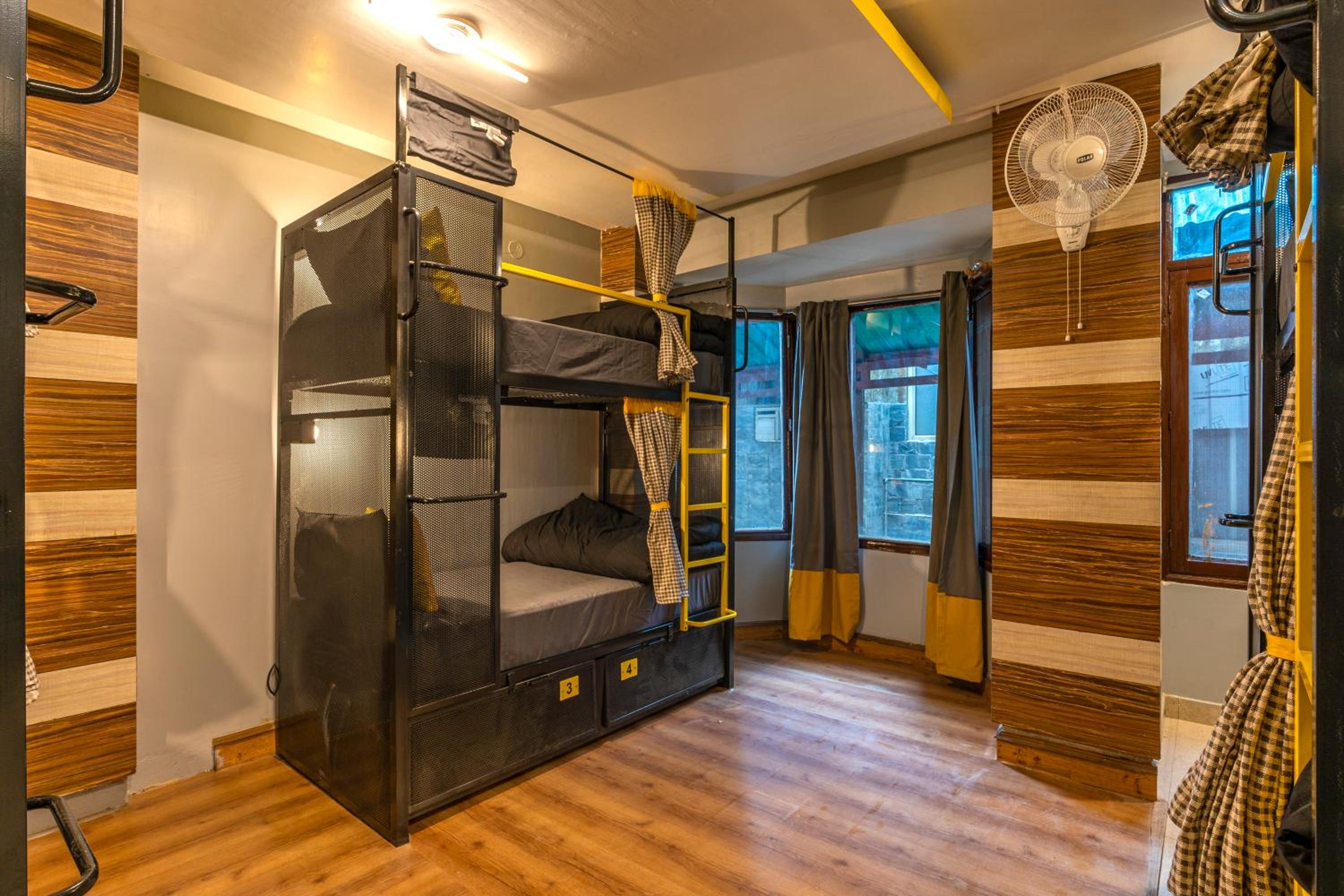 Bed in 6-Bed Mixed Dormitory Room photo 3