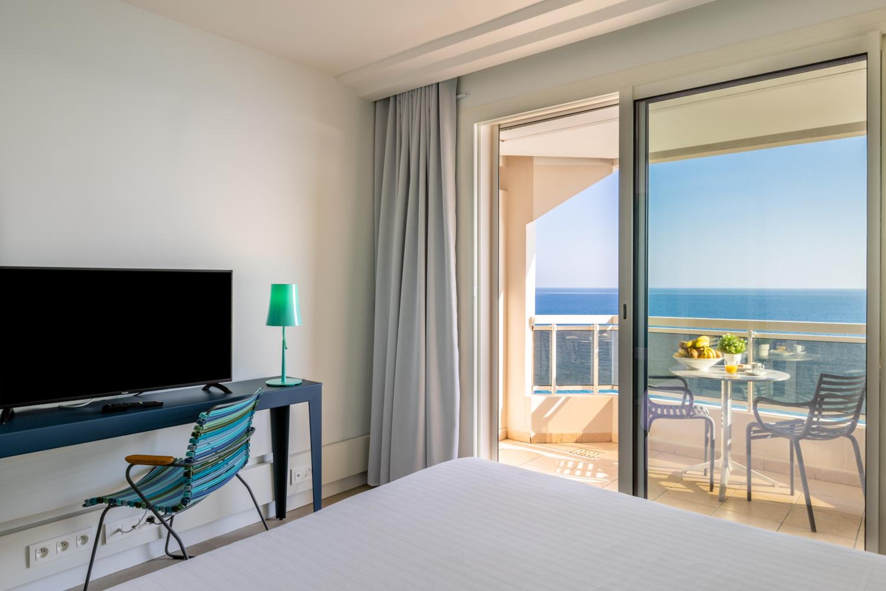 Double Room with Terrace and Sea View   photo 3