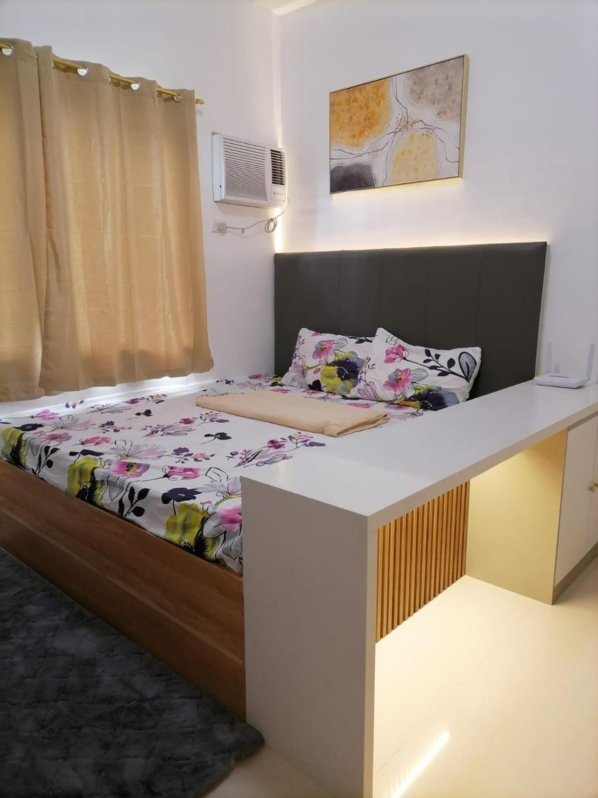 Studio Apartment photo 1