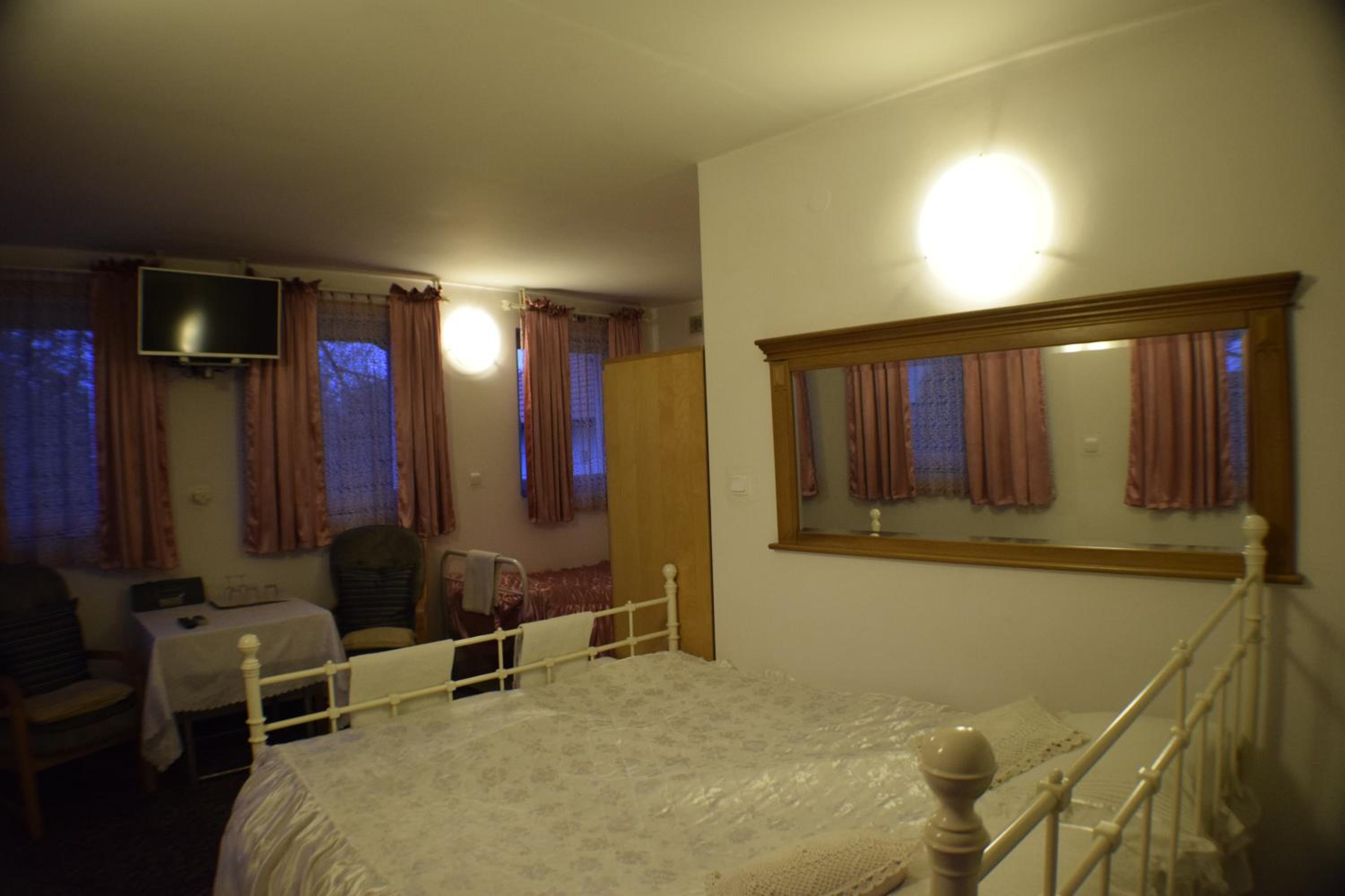 Double or Twin Room - Photo 2