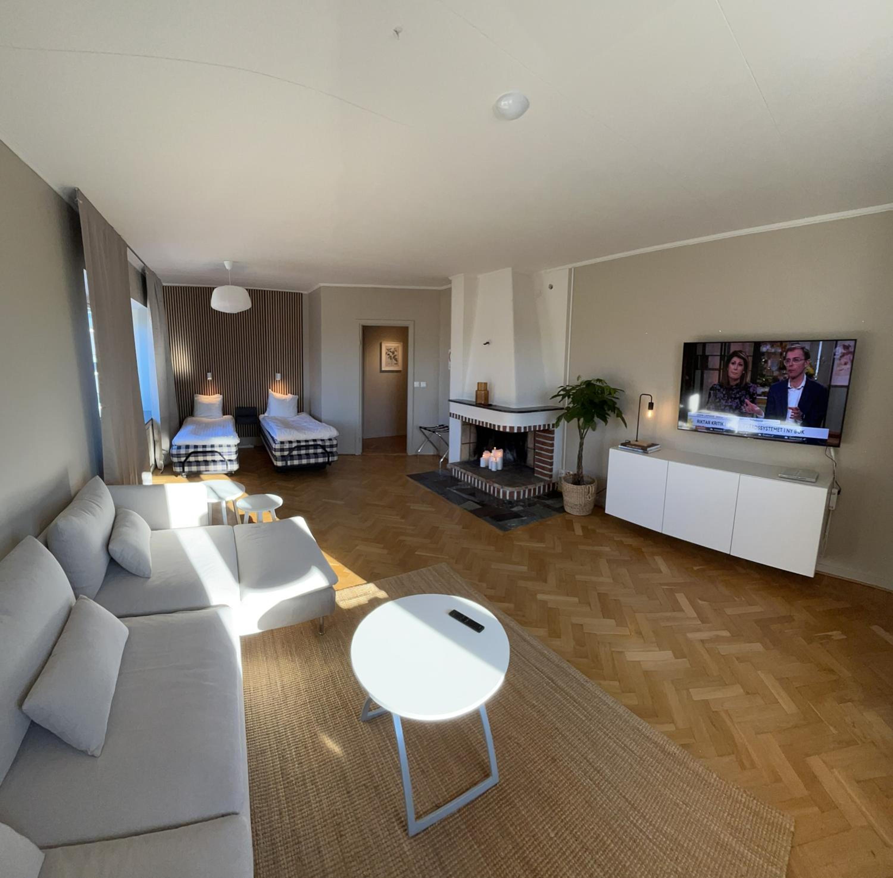 Apartment - Photo 2