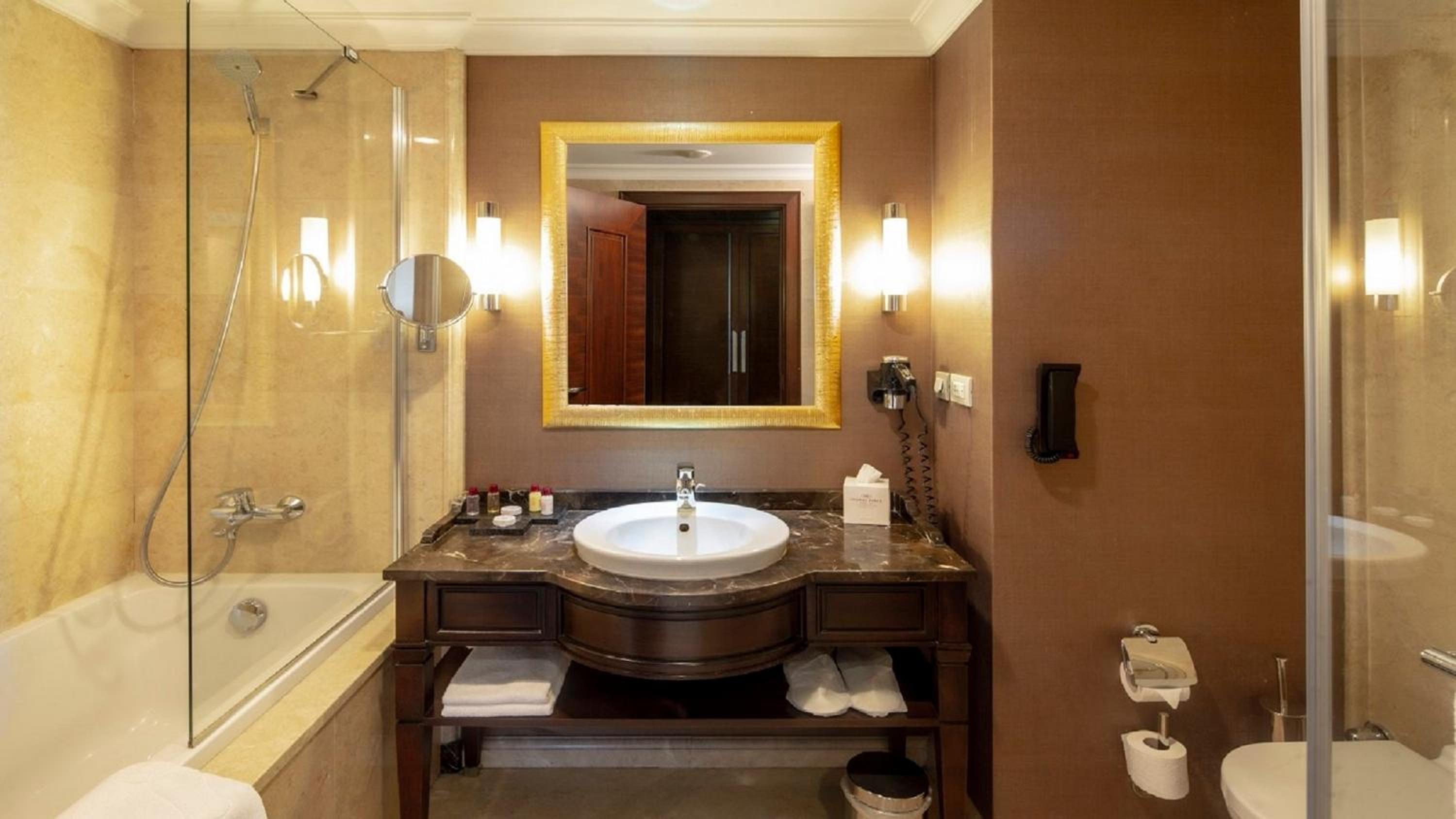 Executive Deluxe Double Room photo 2