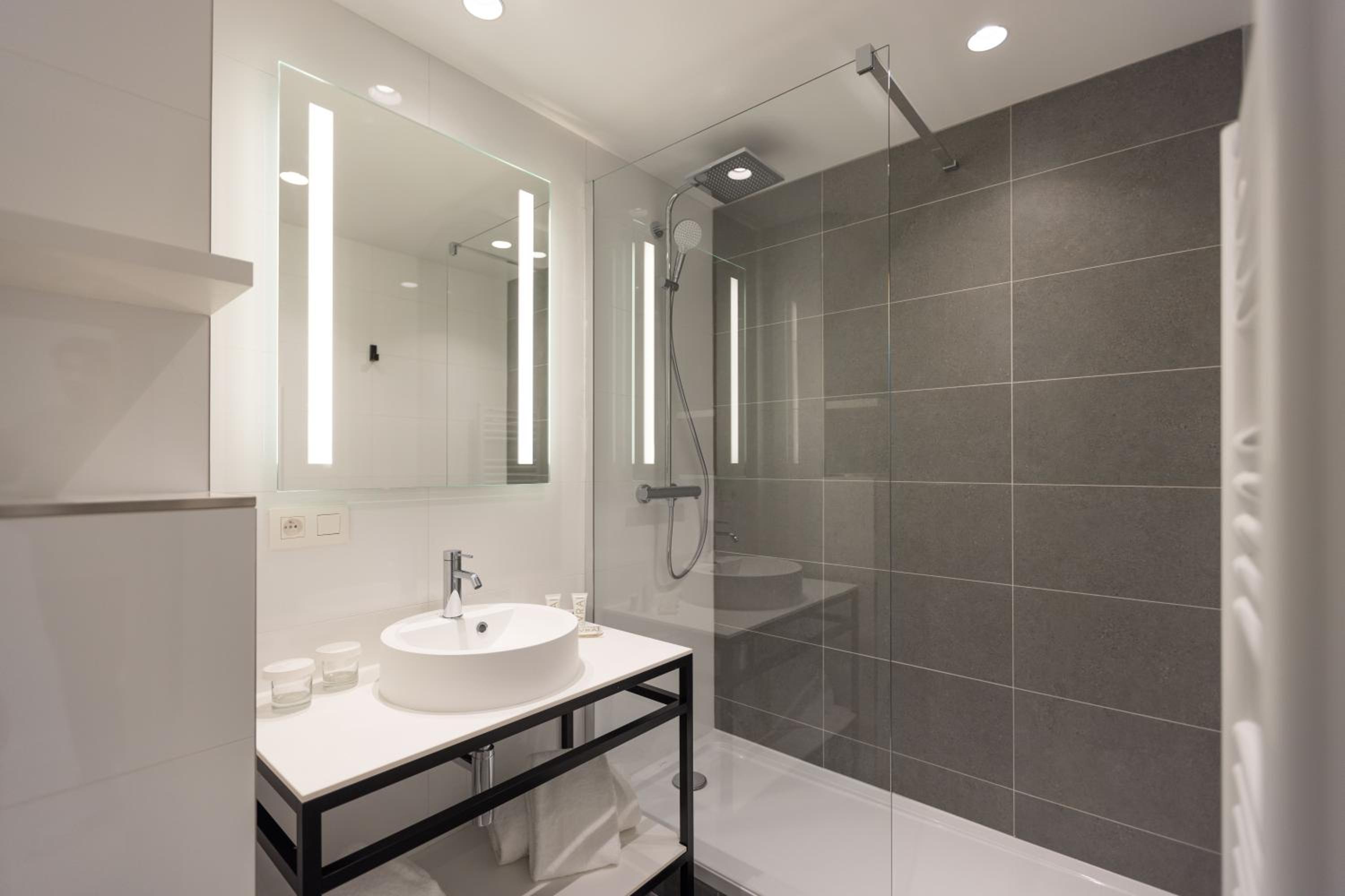 Double or Twin Room with Terrace and Mountain View photo 3