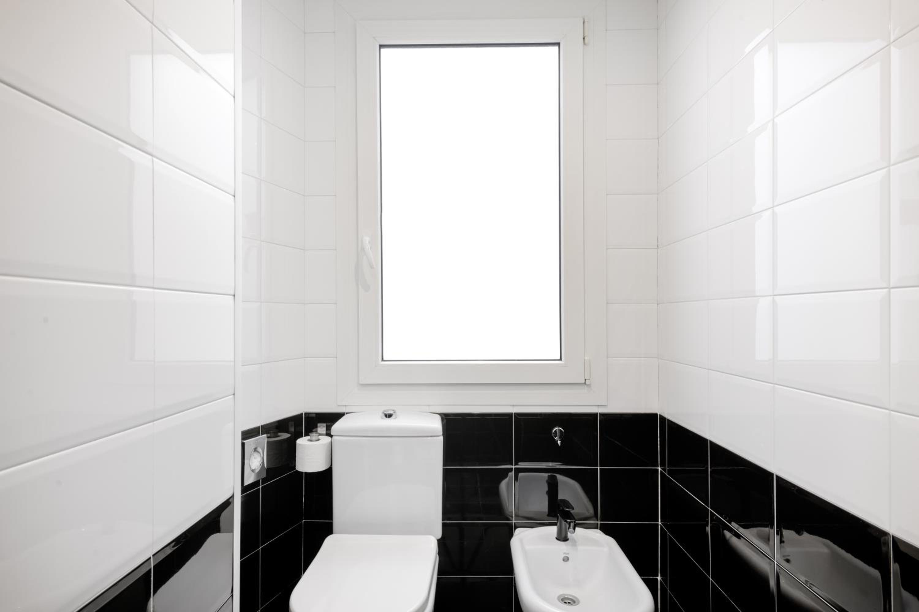 Basic Double or Twin Room - Photo 7