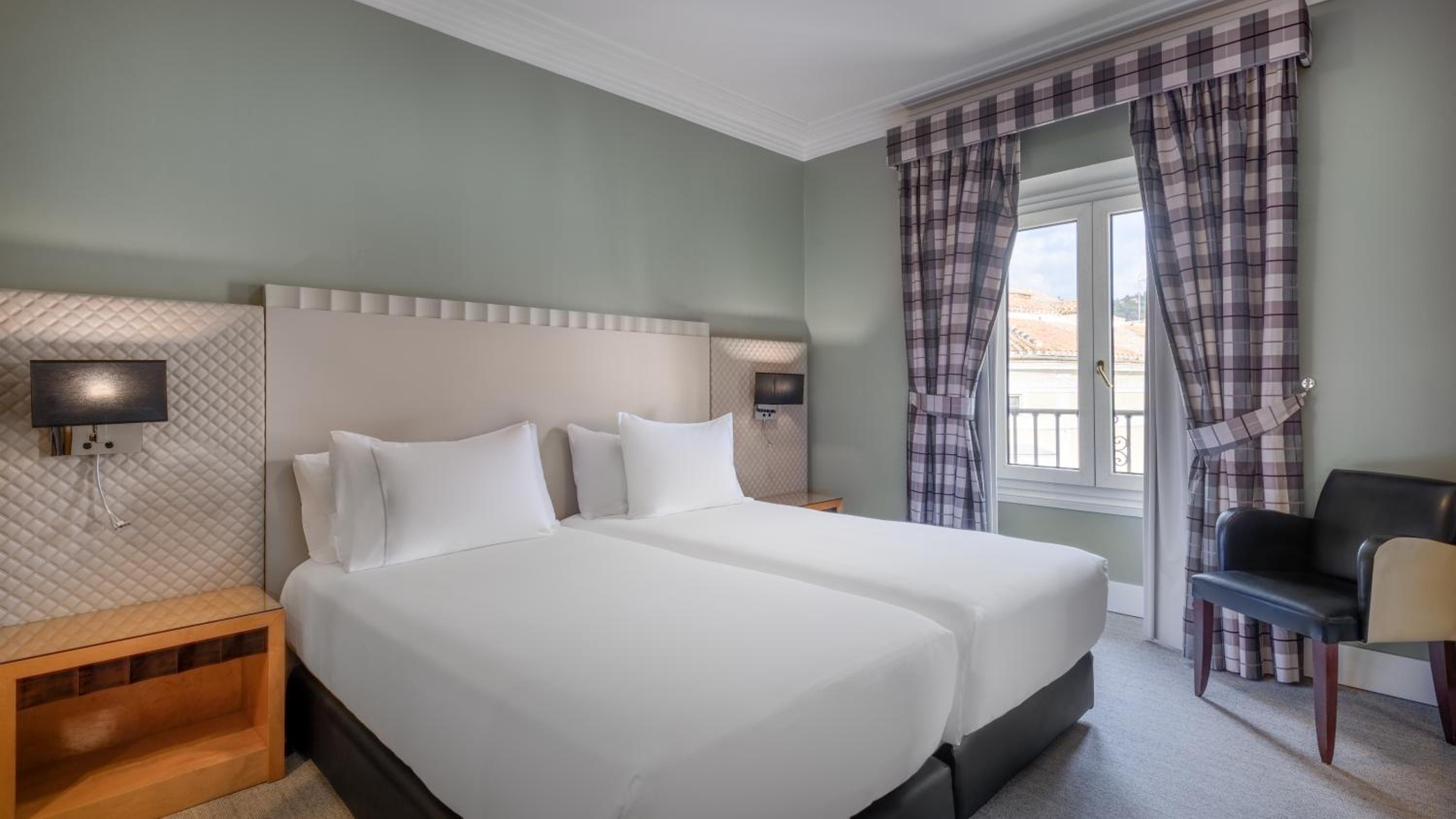 Double or Twin Room - Photo 6