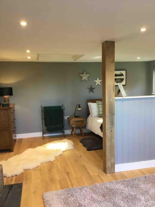 One-Bedroom House photo 1