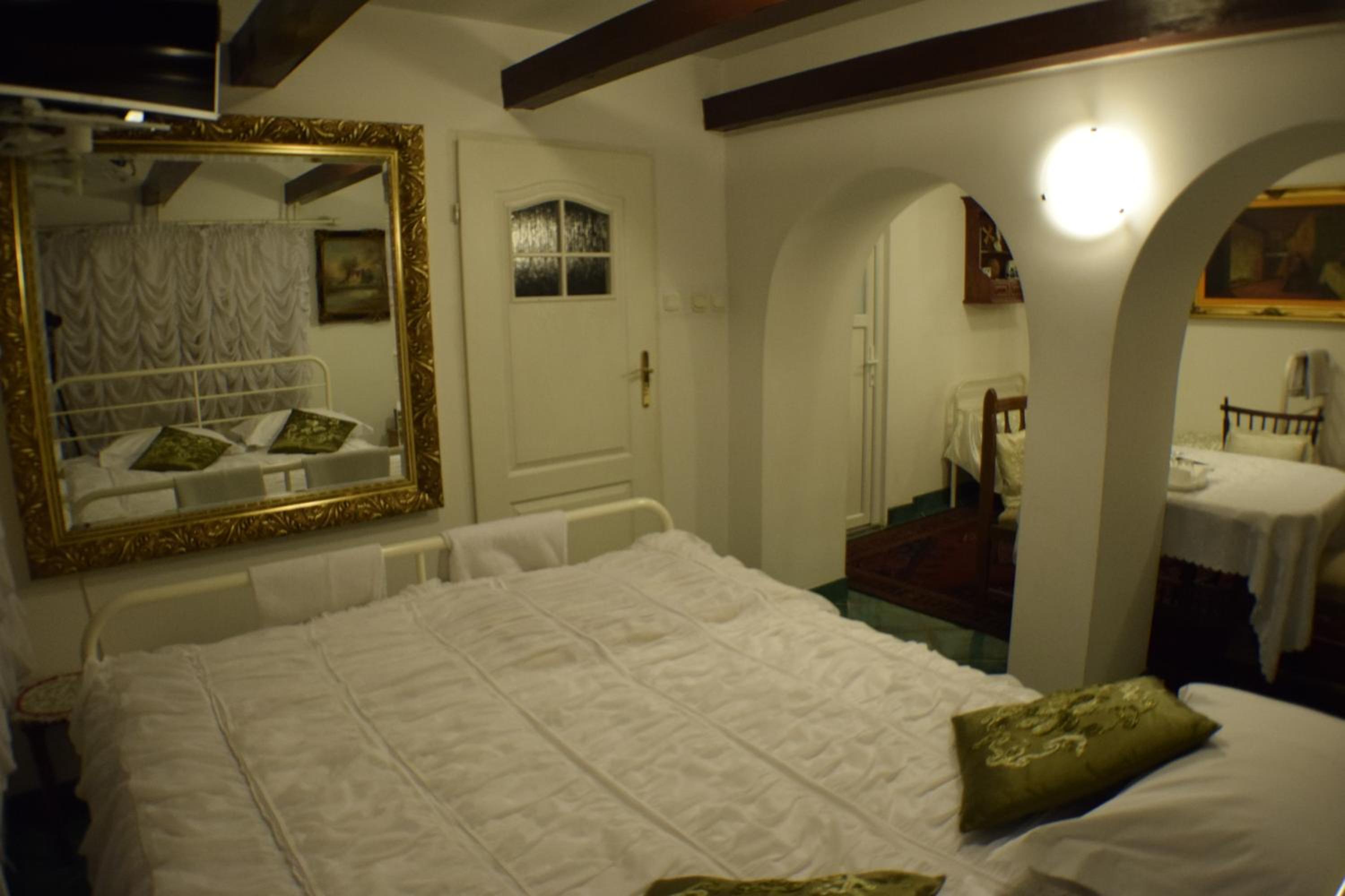 Double or Twin Room - Photo 14