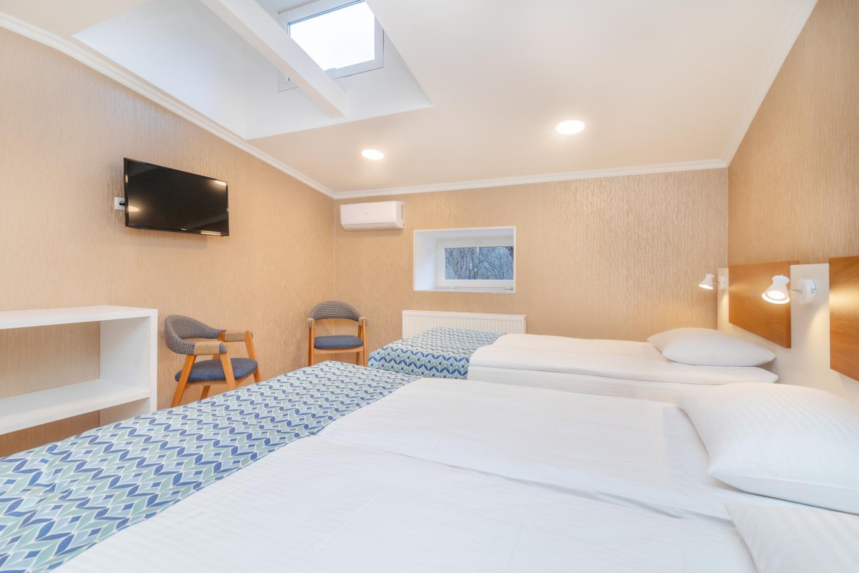 Triple Room with Bathroom photo 2