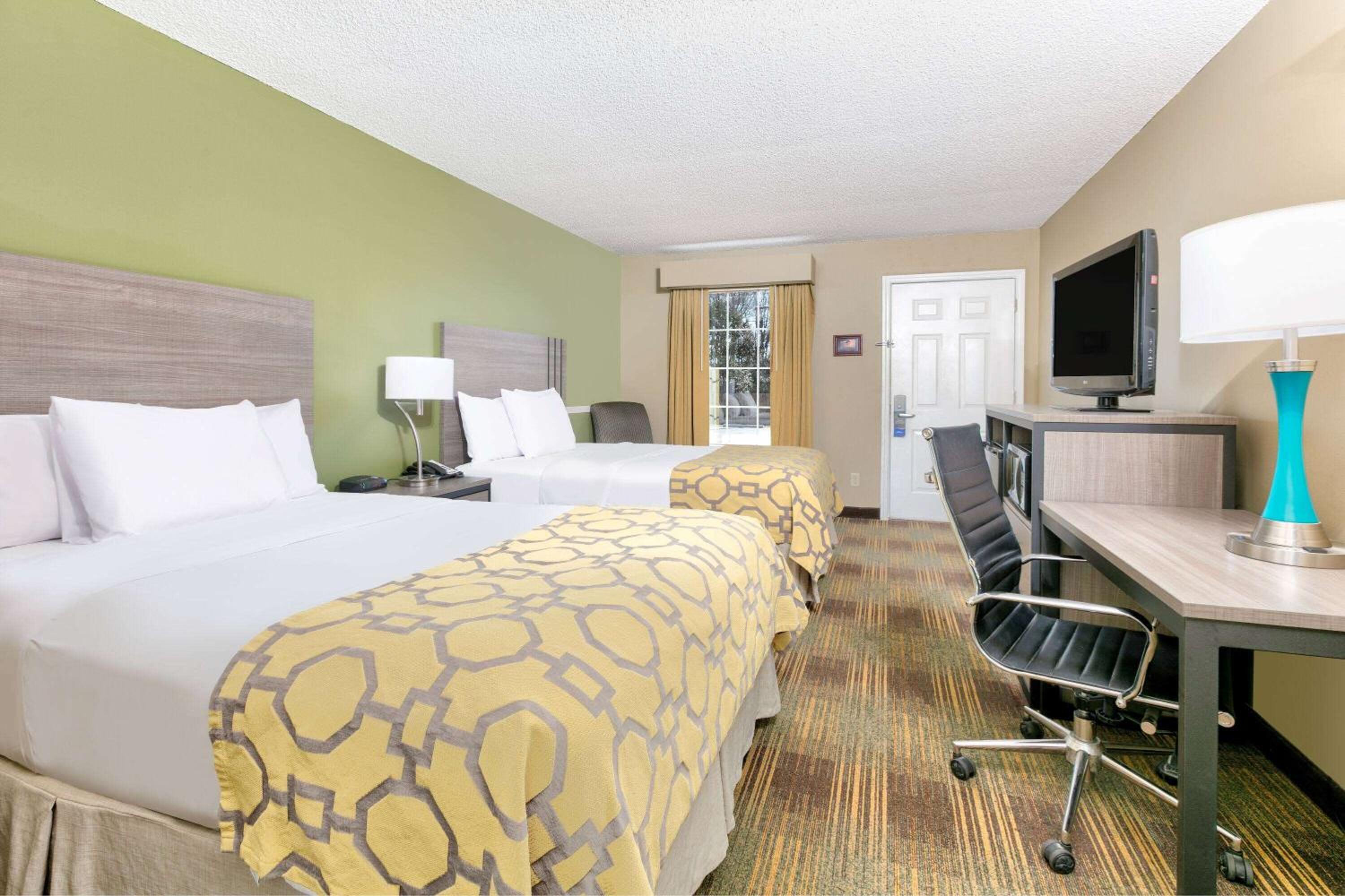 Double Room with Two Double Beds - Disability Access/Non-Smoking - Photo 1