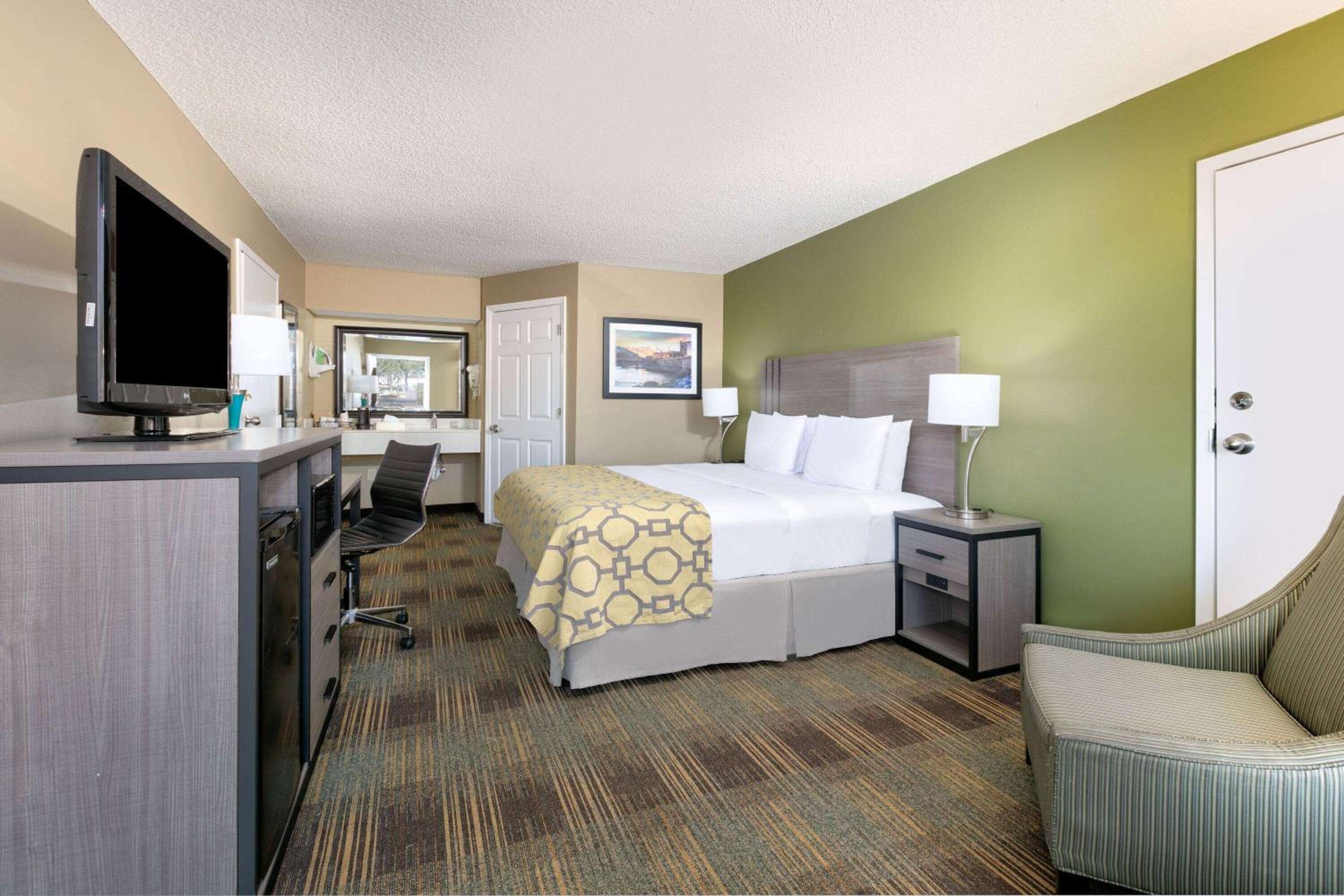 King Room - Non-Smoking - Photo 1
