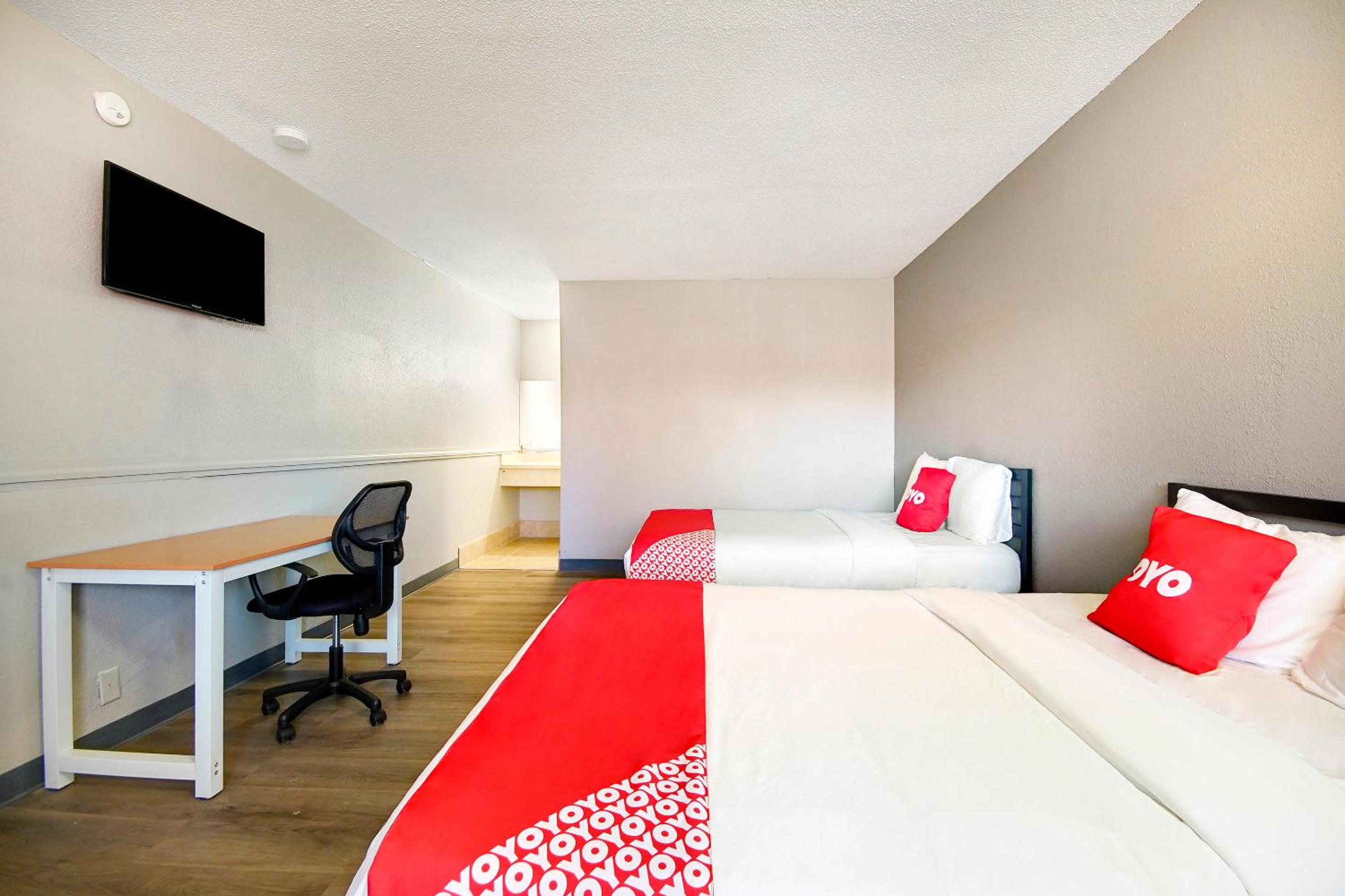 Double Room with Two Double Beds photo 3