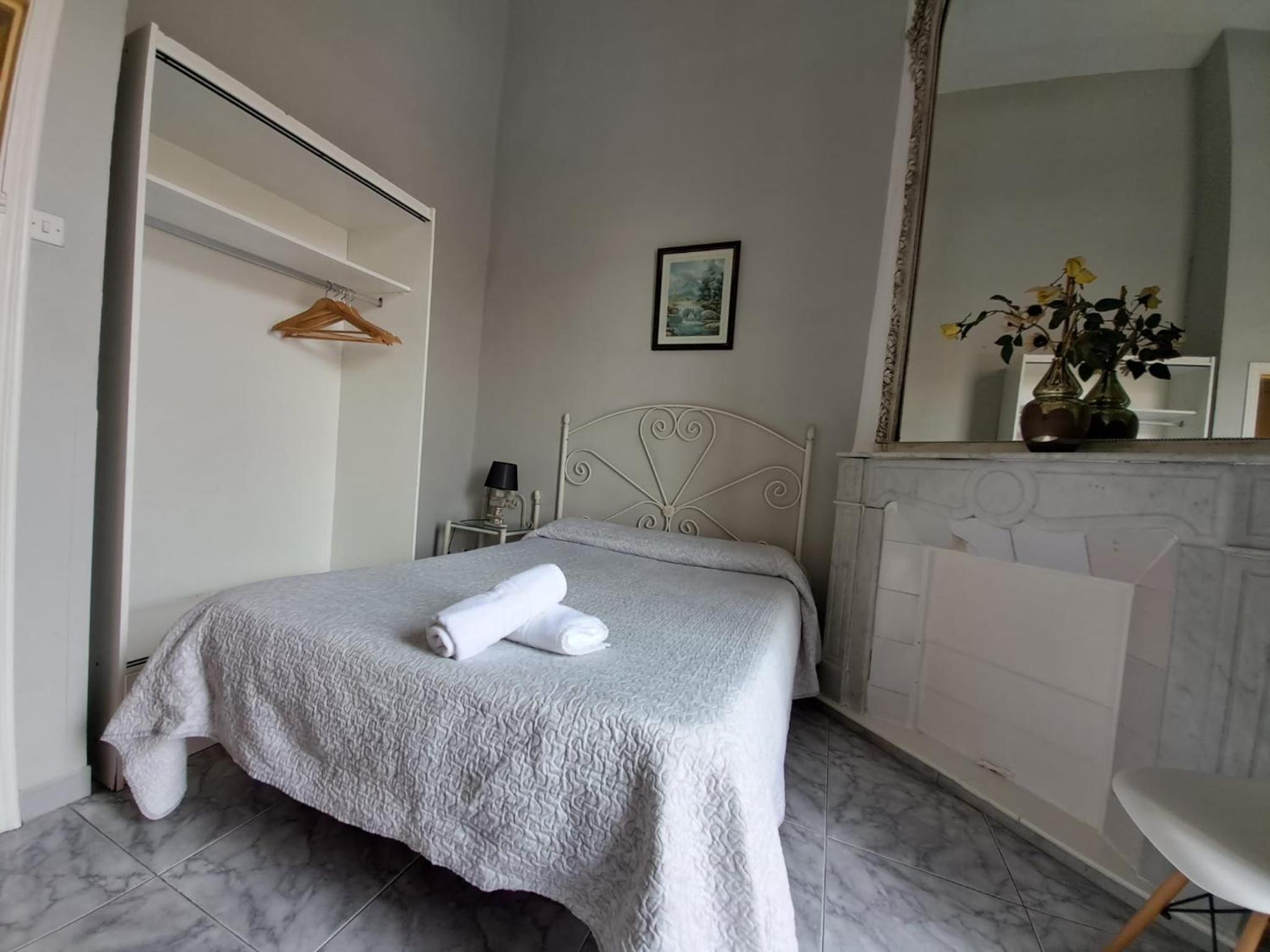 Double or Twin Room - Photo 4