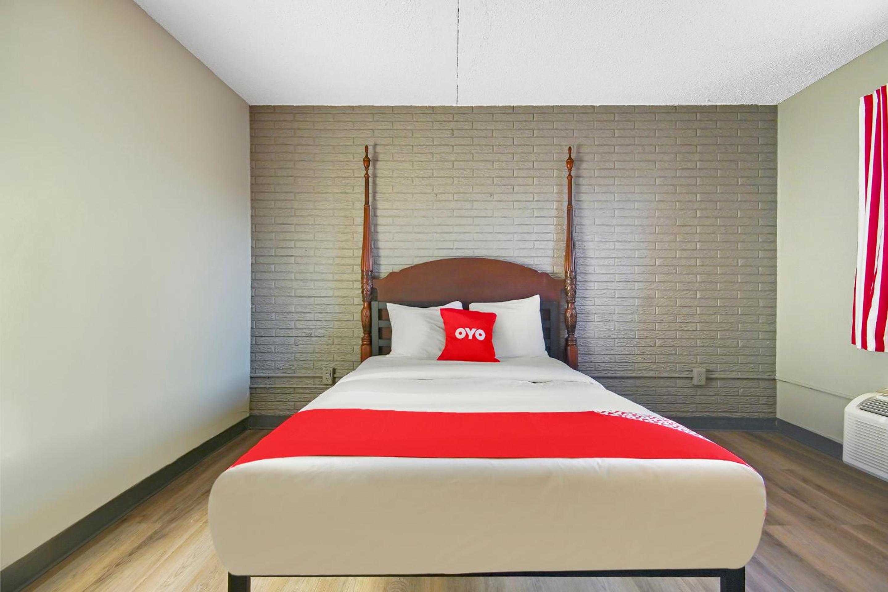 Queen Room photo 3