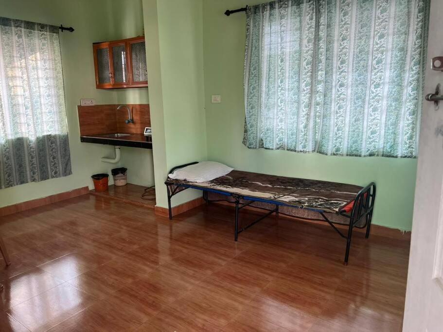One-Bedroom House photo 1