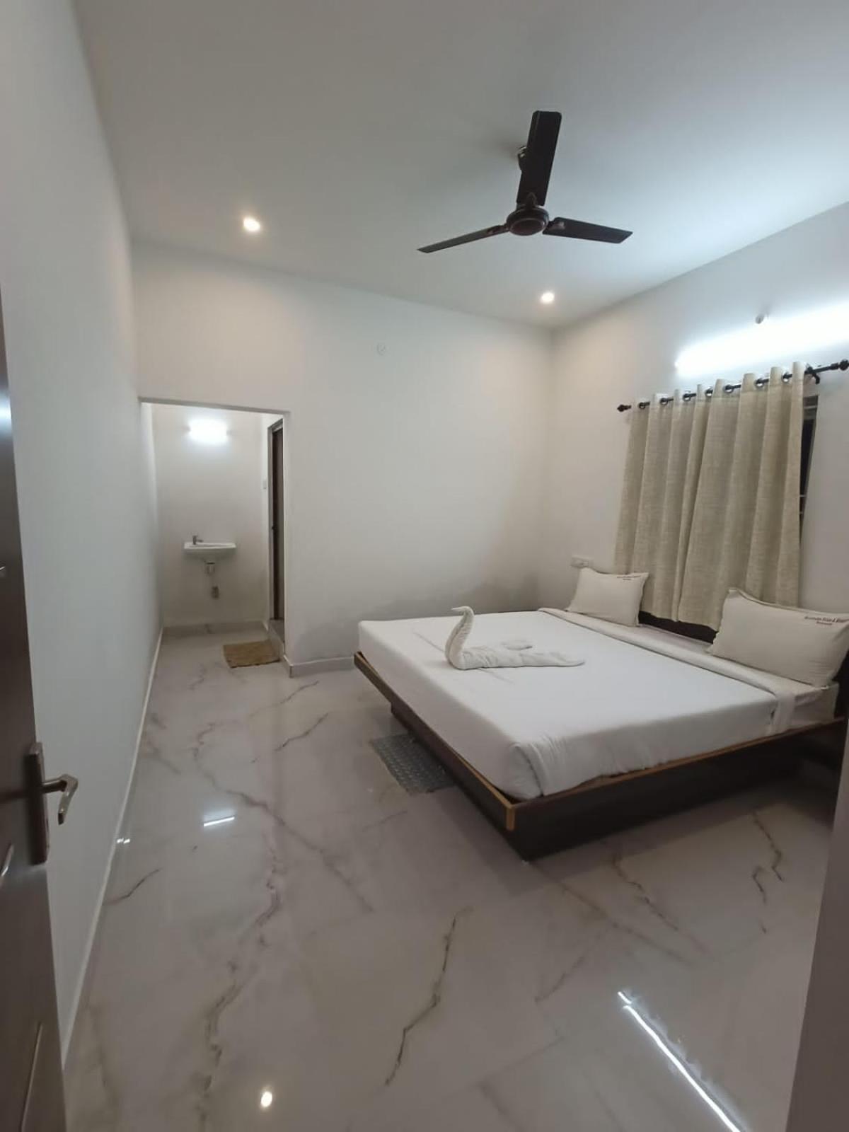 Two-Bedroom House photo 2