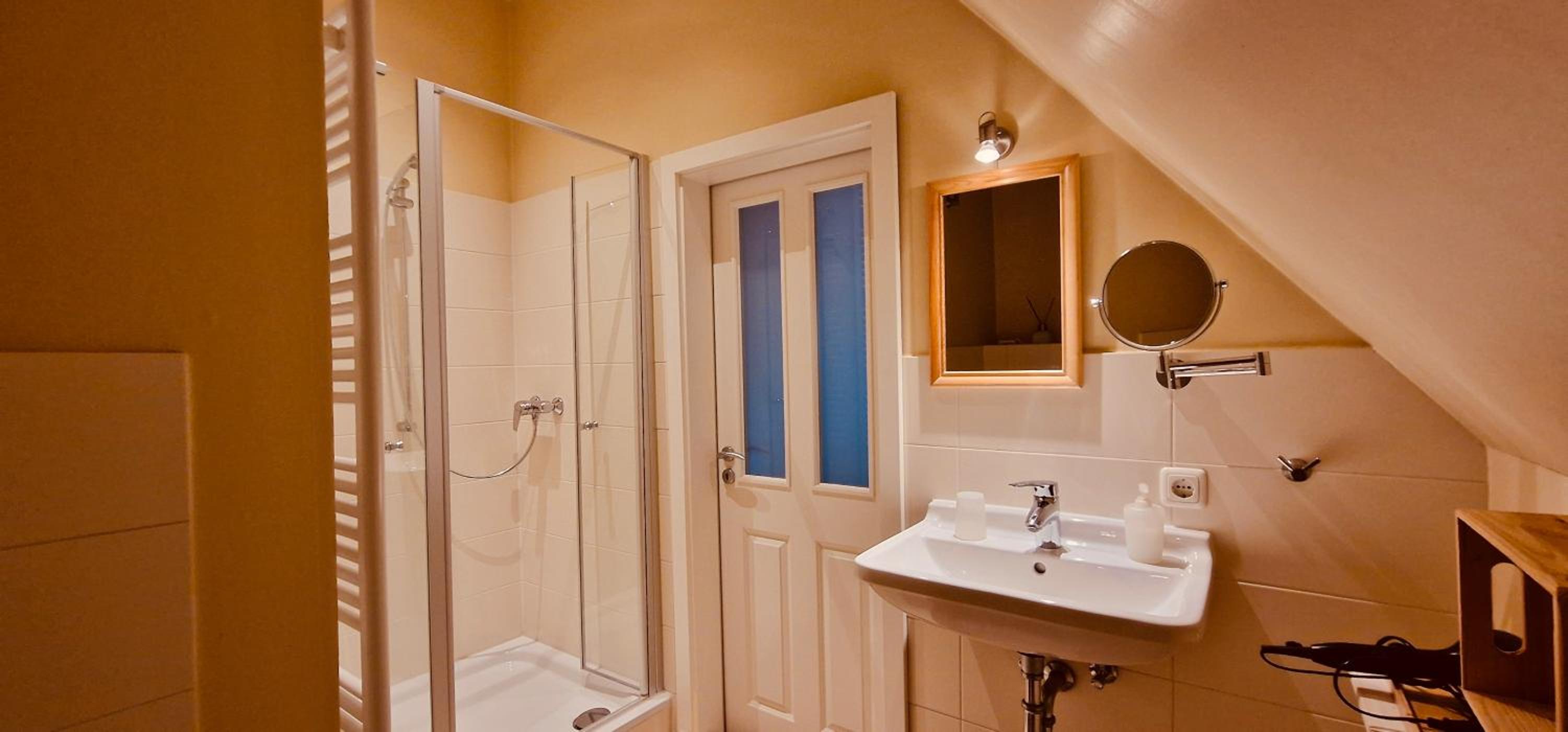 Double Room - Photo 5