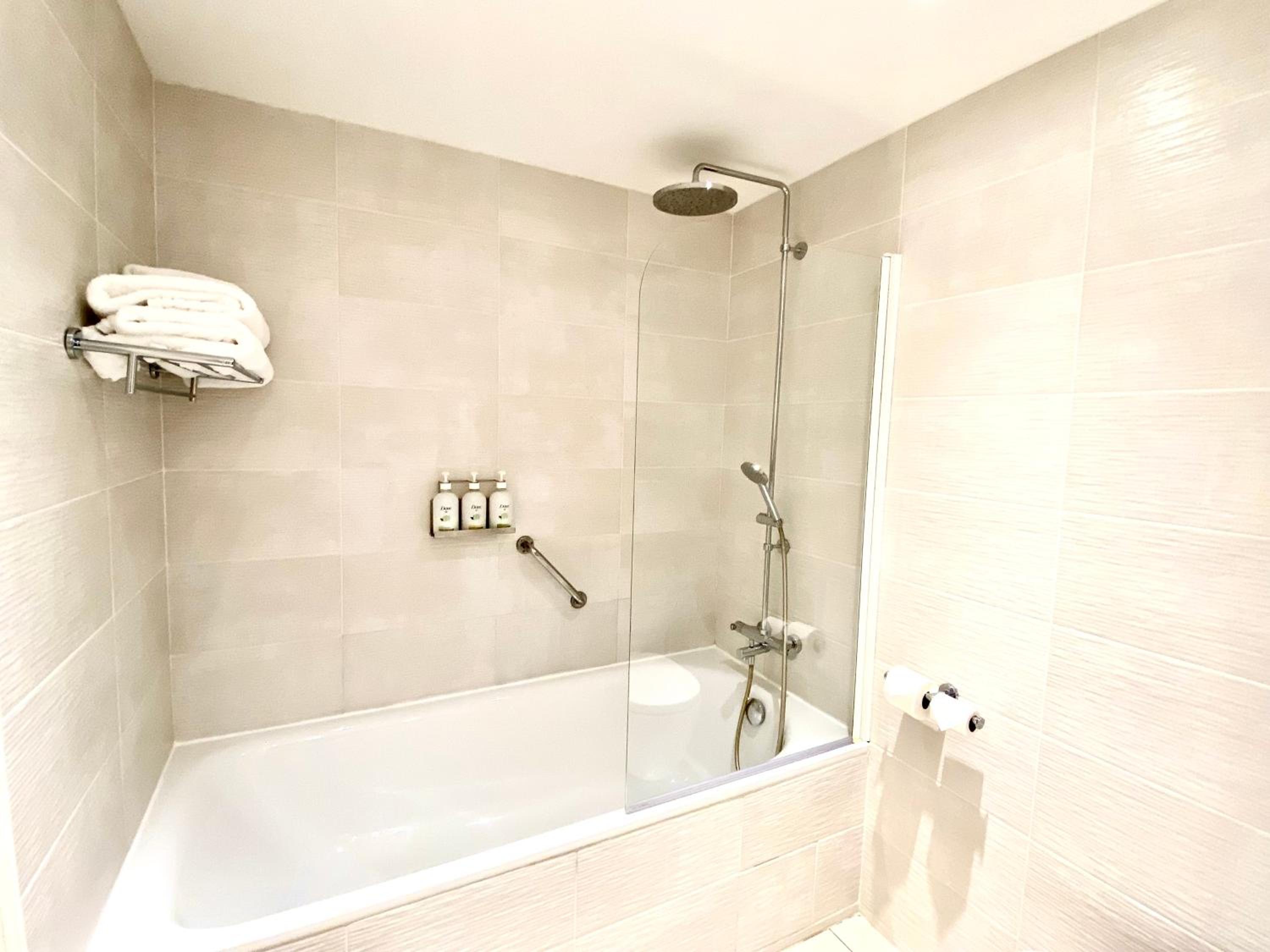 King Suite with Sofa Bed photo 3